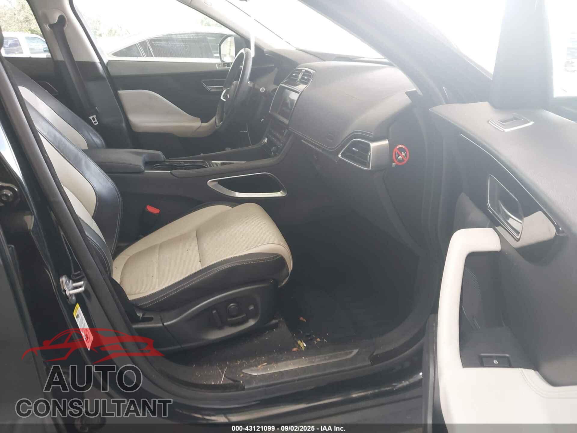 JAGUAR F-PACE 2017 - SADCL2BV2HA046965