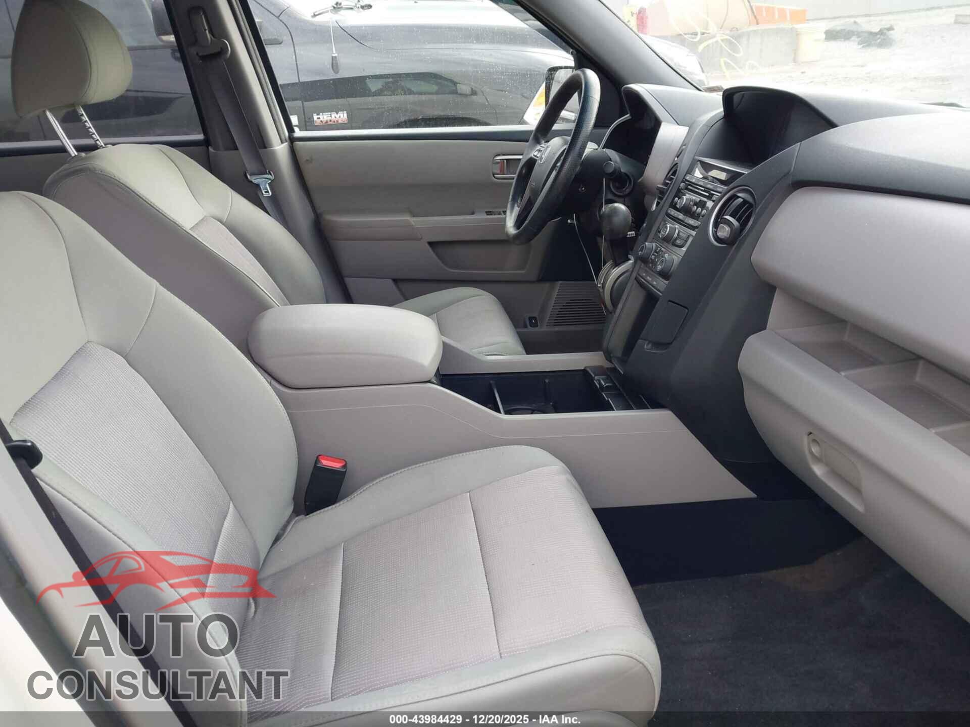 HONDA PILOT 2013 - 5FNYF4H44DB042257