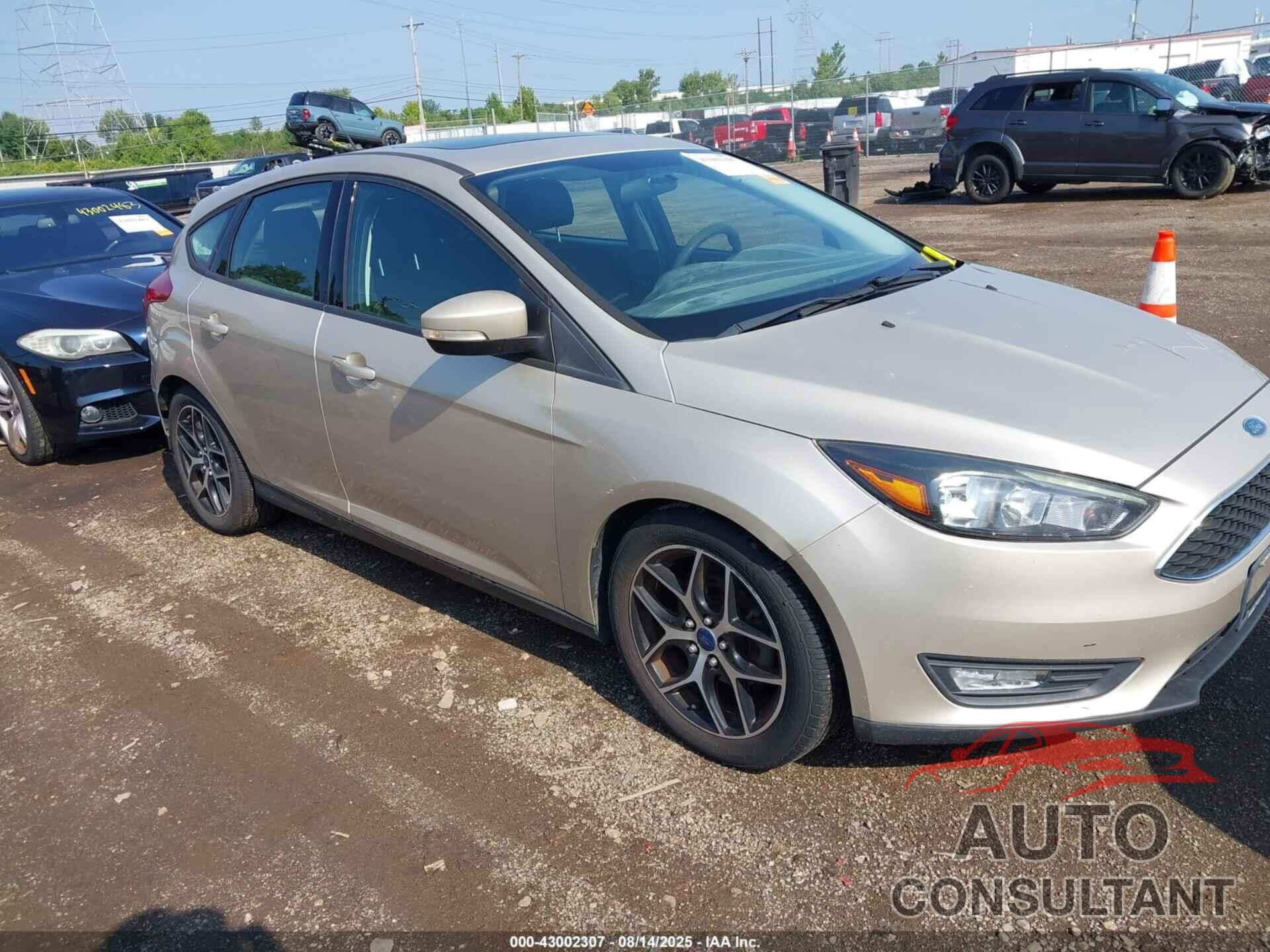 FORD FOCUS 2017 - 1FADP3M24HL323784