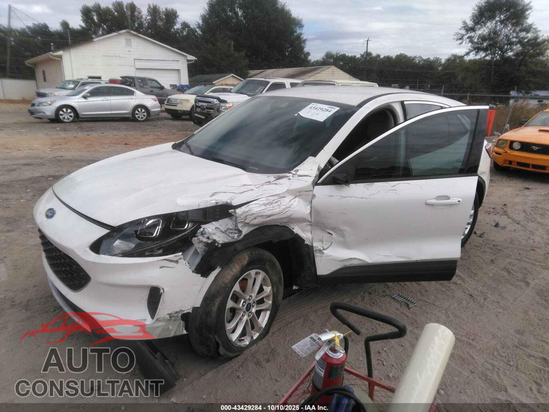 FORD ESCAPE 2020 - 1FMCU0G65LUA67097