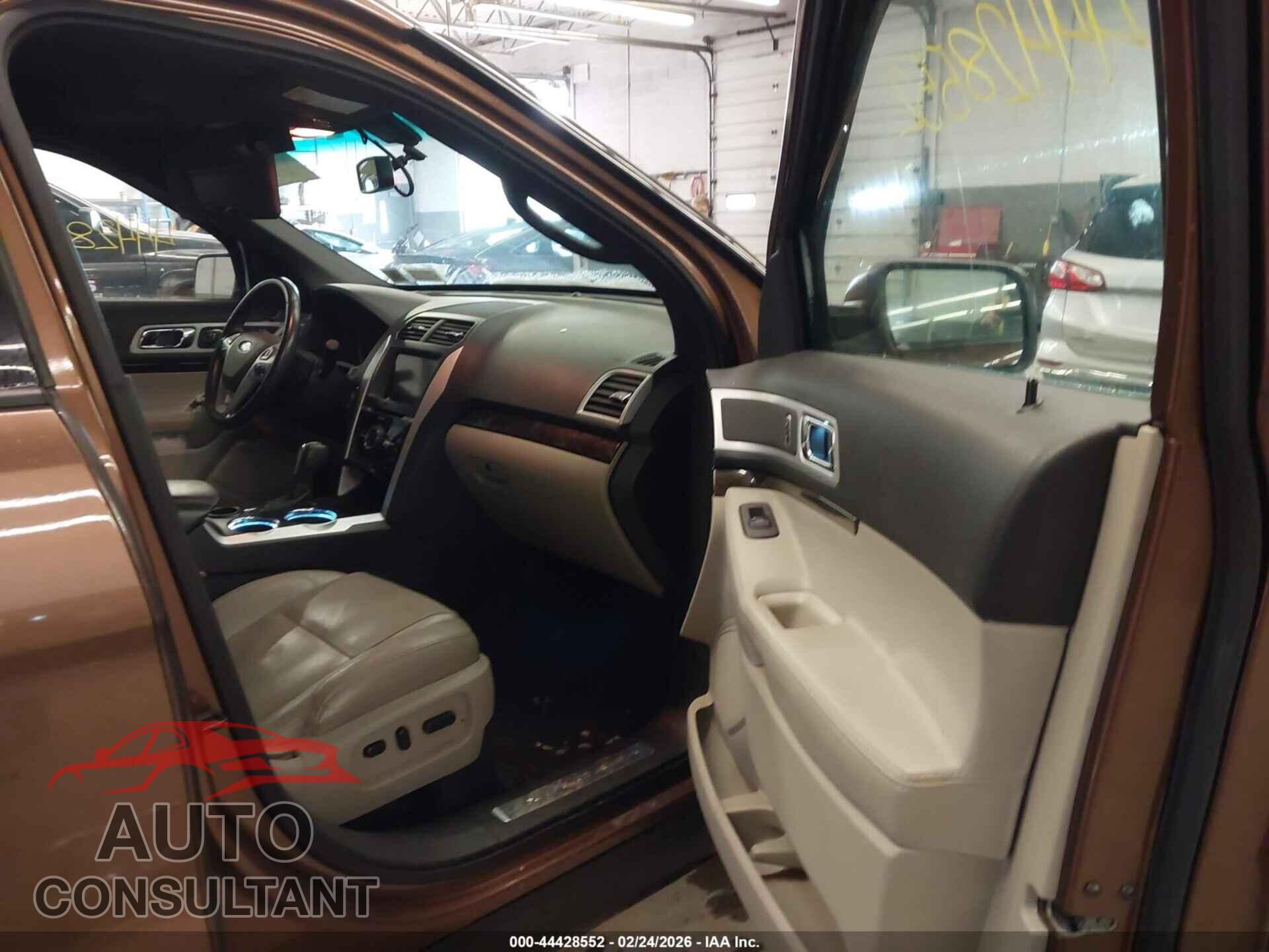 FORD EXPLORER 2011 - 1FMHK7F89BGA21034