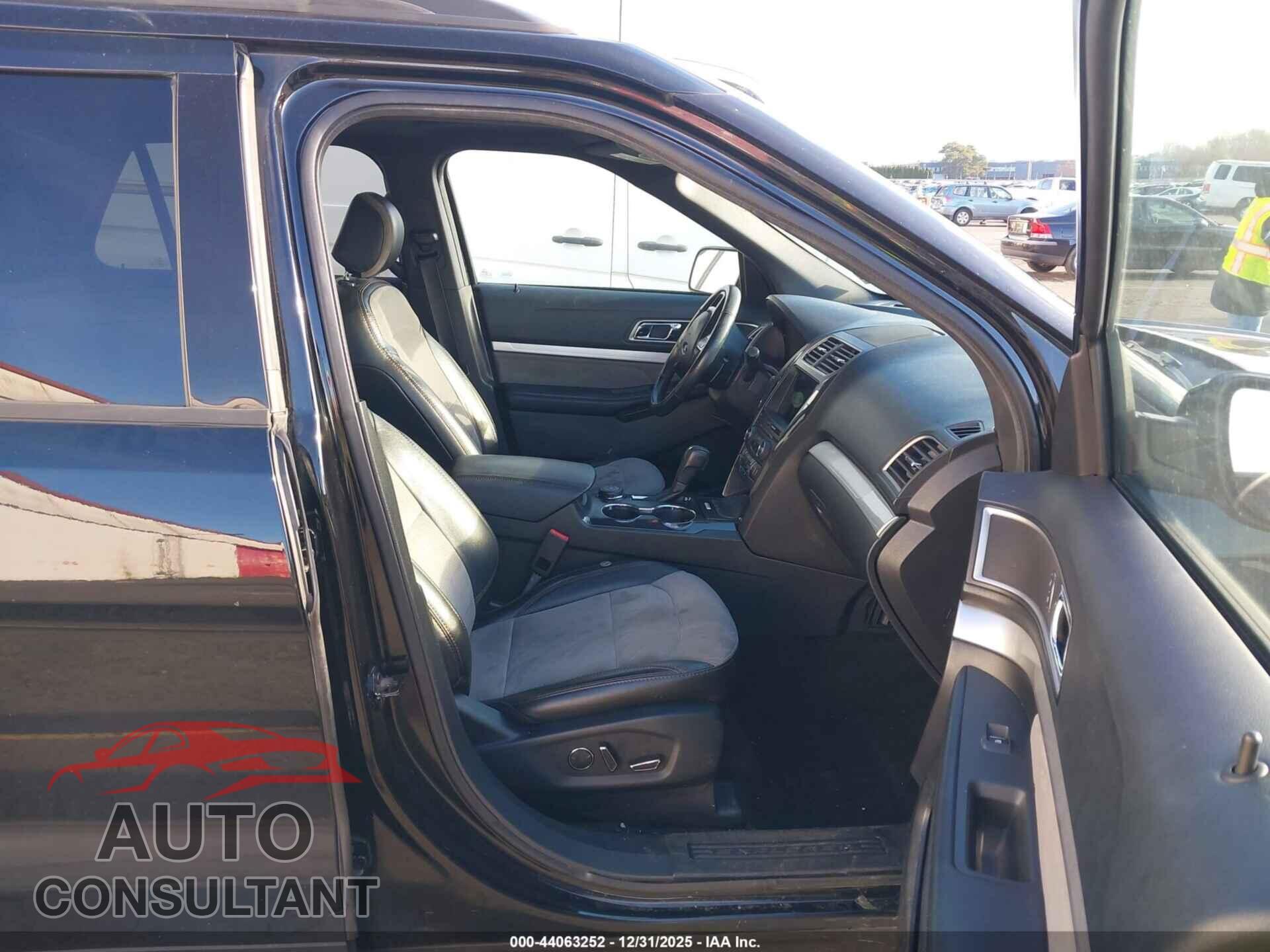 FORD EXPLORER 2017 - 1FM5K8D88HGD82257