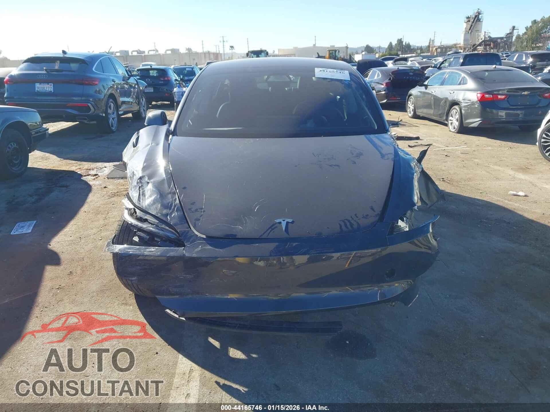 TESLA MODEL 3 2024 - 5YJ3E1EA3RF724947