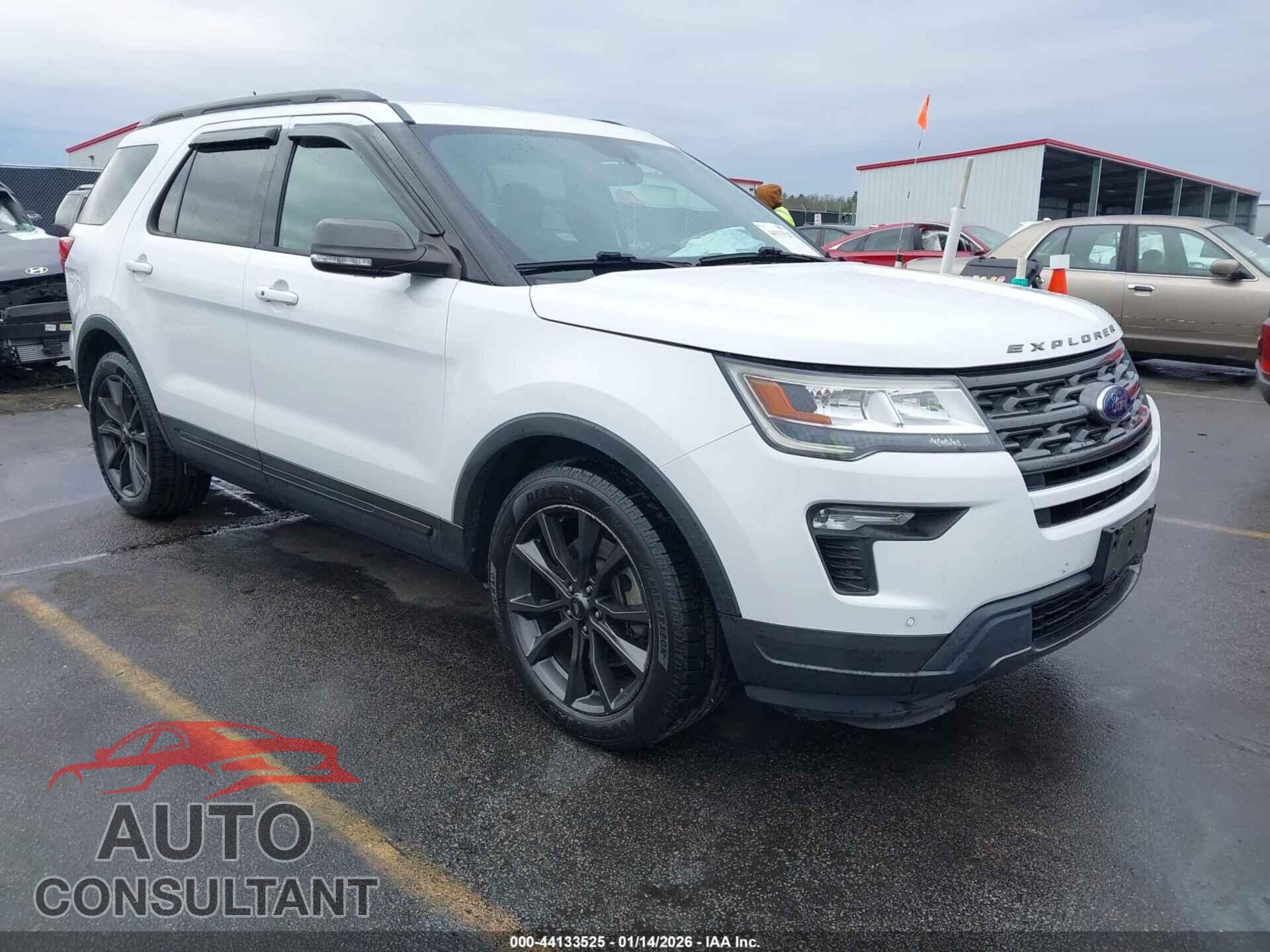FORD EXPLORER 2018 - 1FM5K7D8XJGB52431