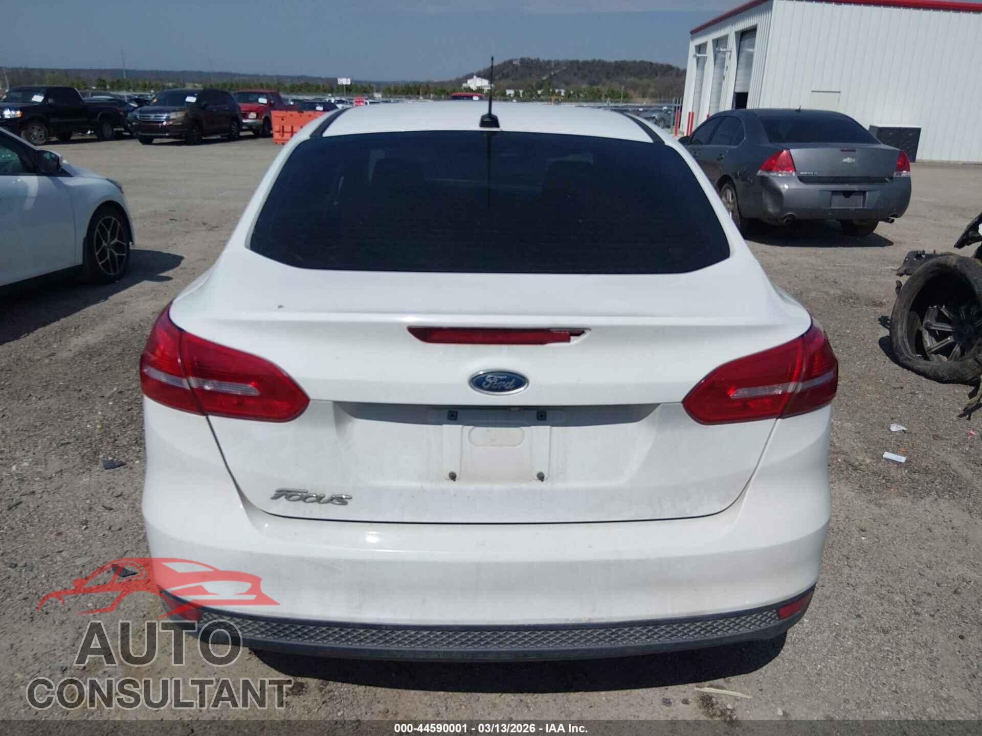 FORD FOCUS 2017 - 1FADP3E24HL282085