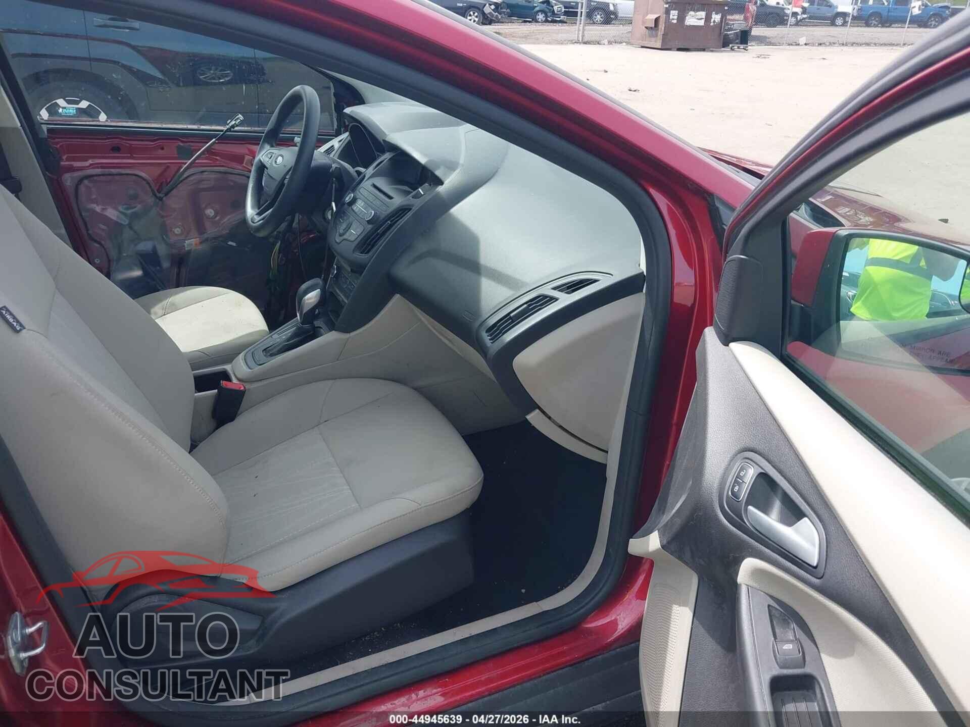 FORD FOCUS 2017 - 1FADP3F23HL295019