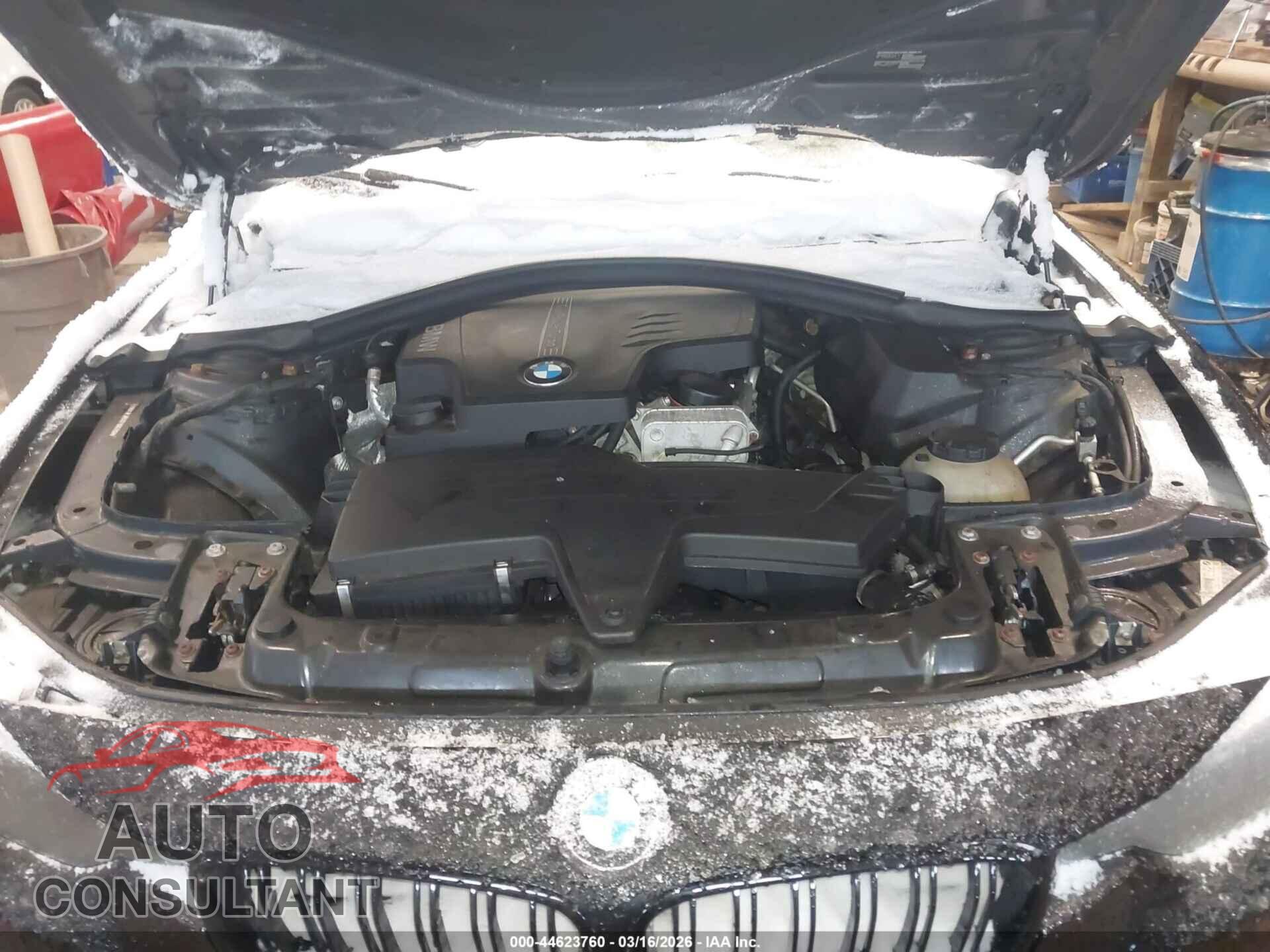 BMW 320I 2014 - WBA3C3C5XEF986359
