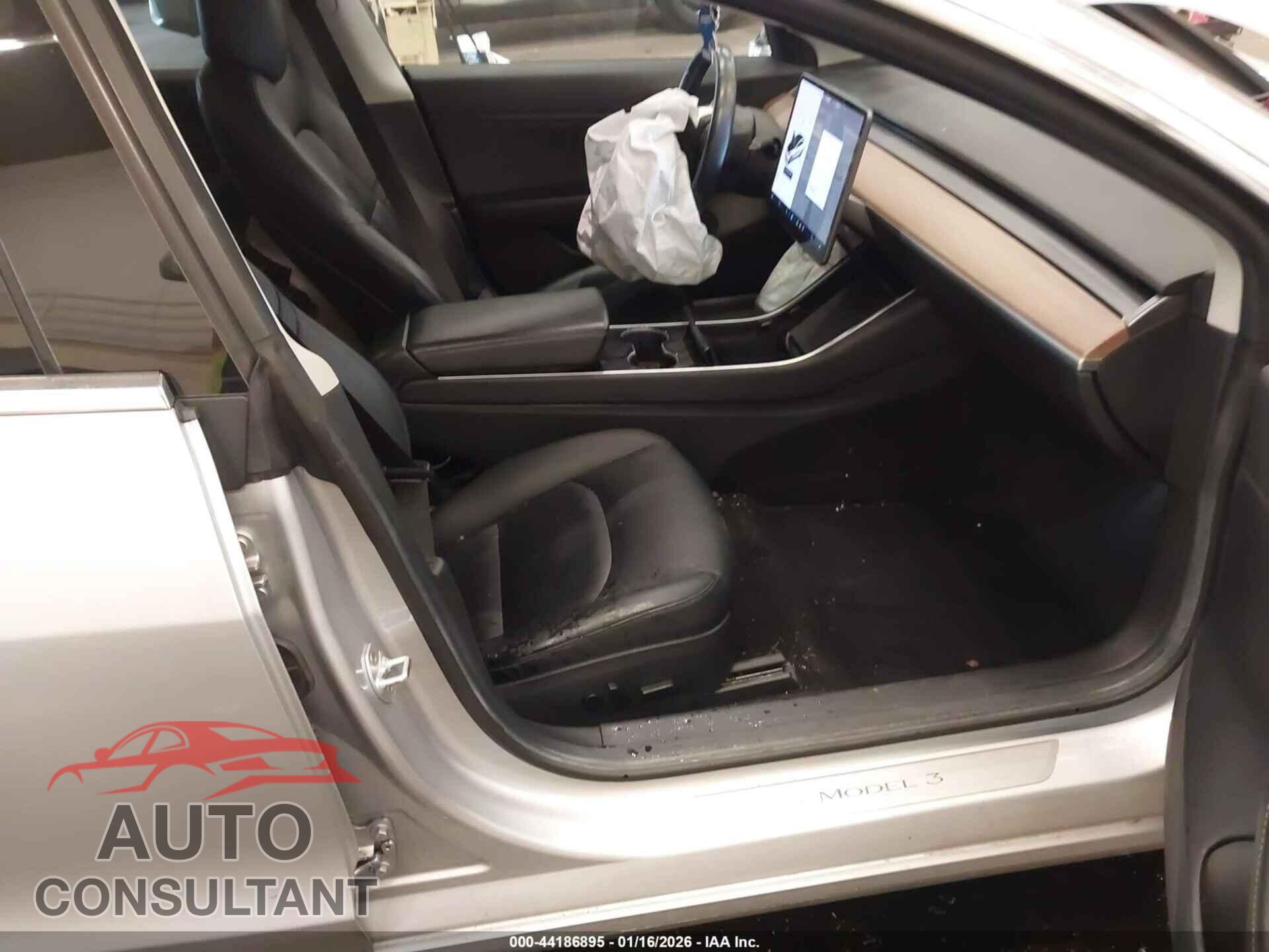 TESLA MODEL 3 2018 - 5YJ3E1EA9JF004587