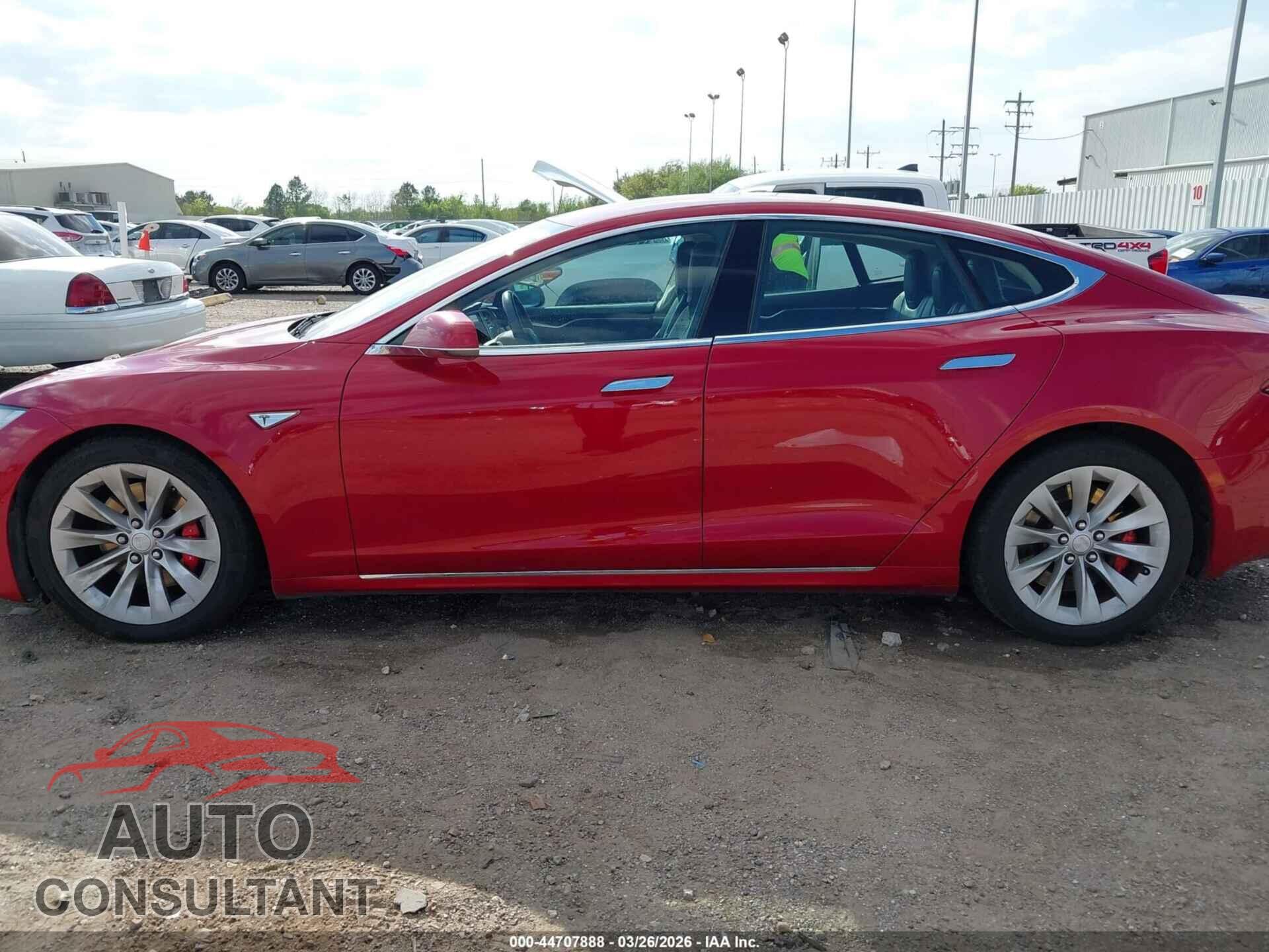 TESLA MODEL S 2016 - 5YJSA1E40GF142979