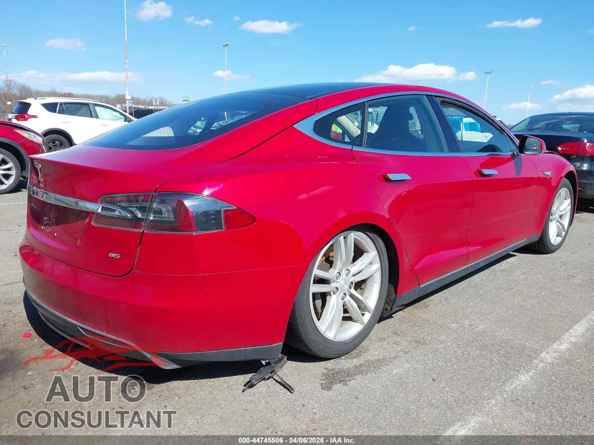 TESLA MODEL S 2013 - 5YJSA1CN1DFP24709