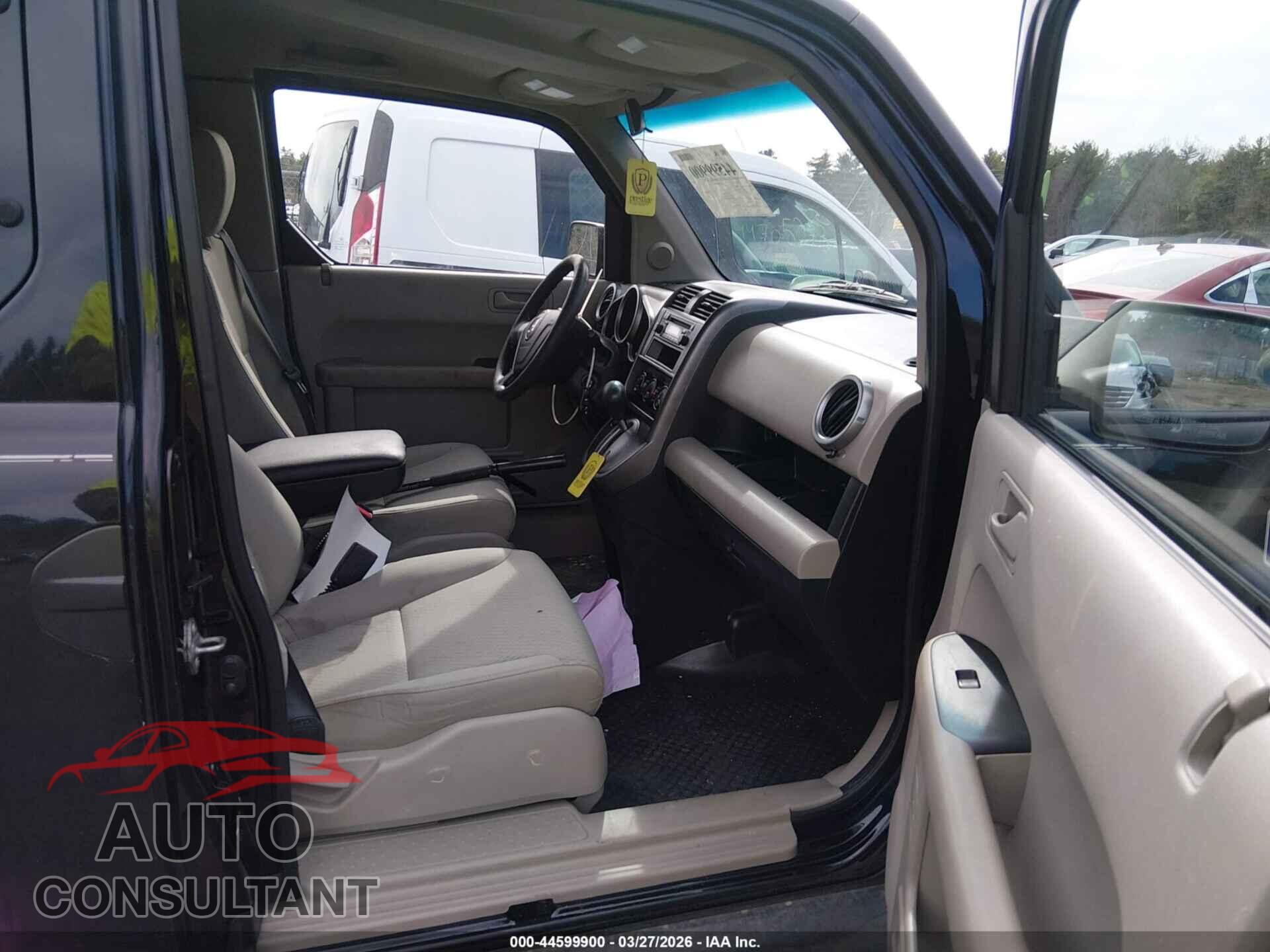 HONDA ELEMENT 2011 - 5J6YH2H33BL003802