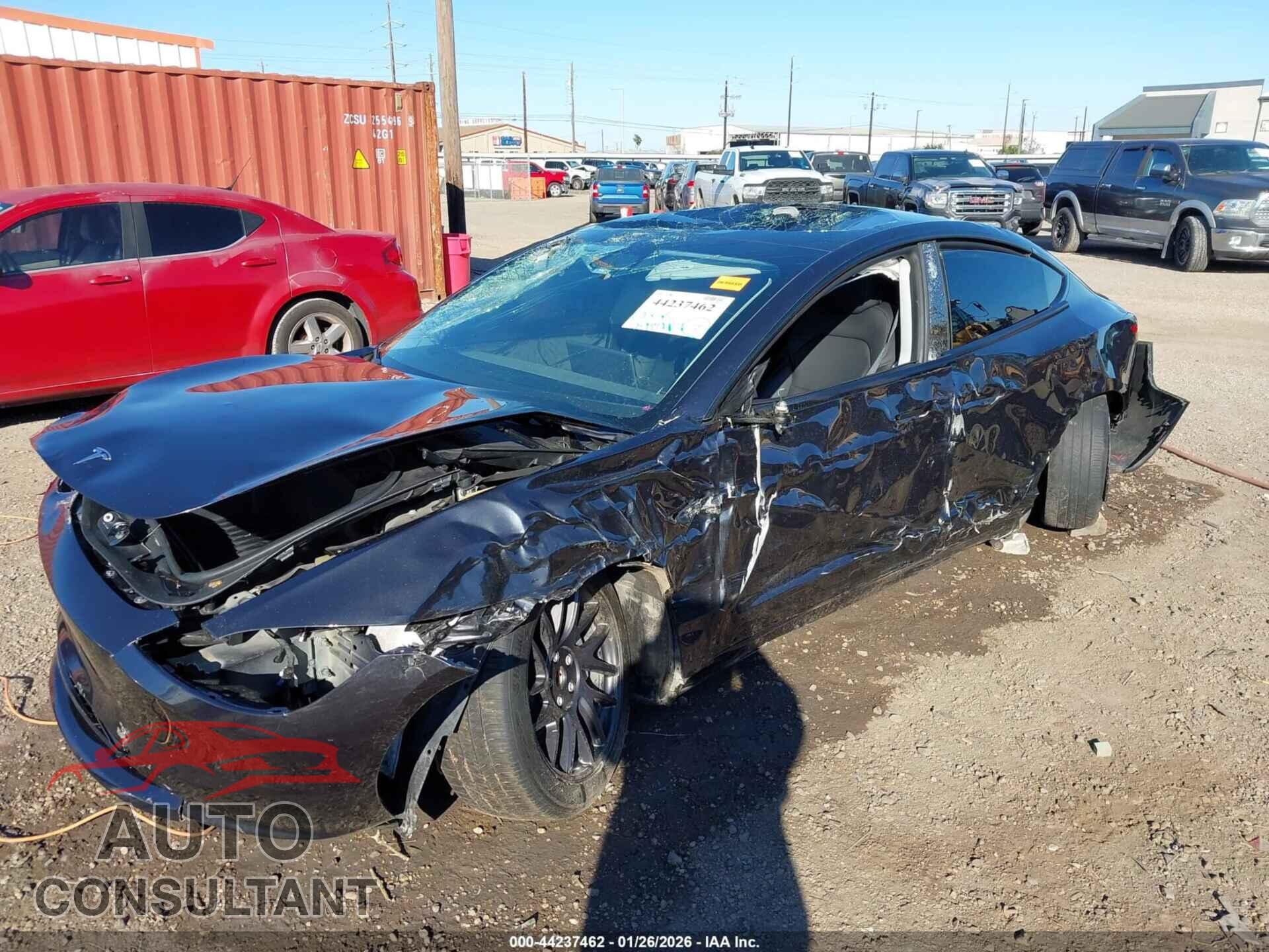 TESLA MODEL 3 2024 - 5YJ3E1EA0RF785205