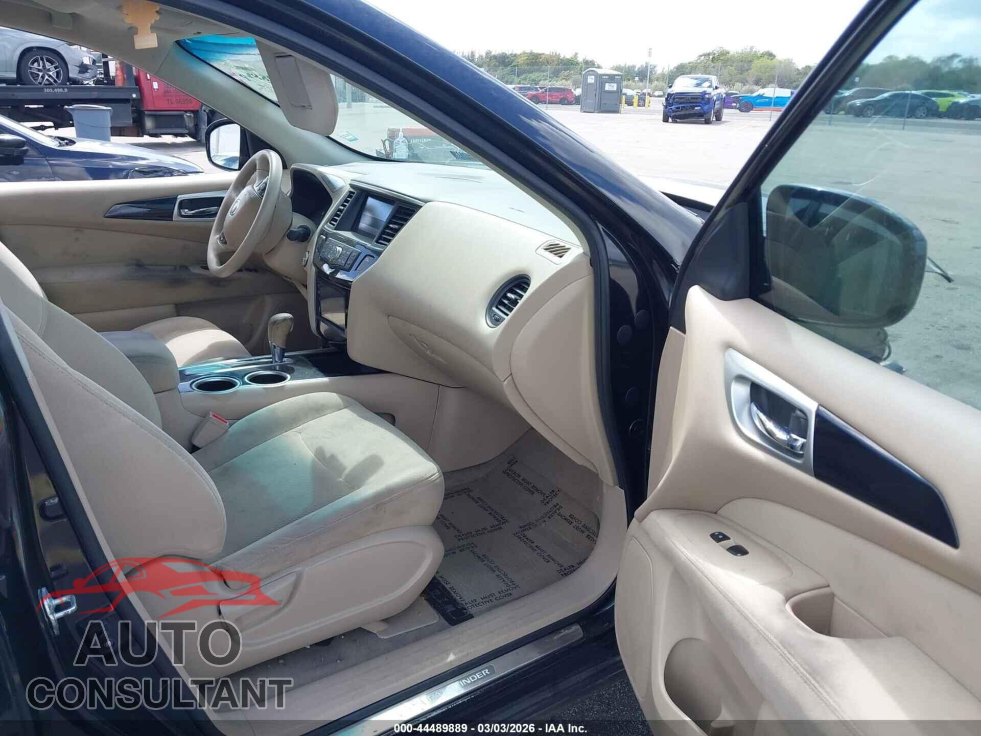 NISSAN PATHFINDER 2015 - 5N1AR2MN9FC685386