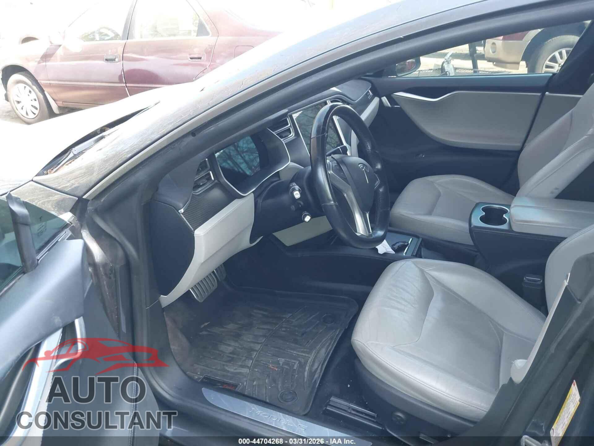 TESLA MODEL S 2015 - 5YJSA1E40FF116638