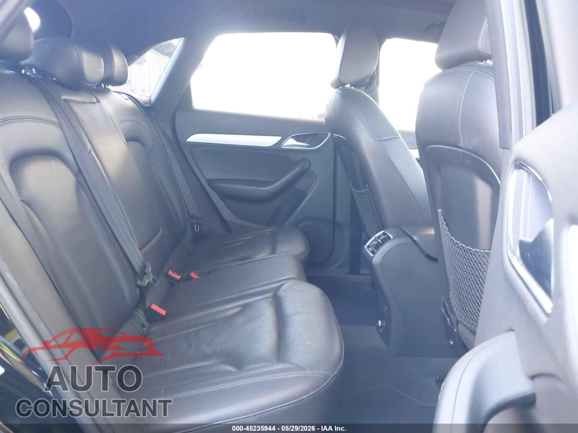 AUDI Q3 2017 - WA1BCCFS5HR009580