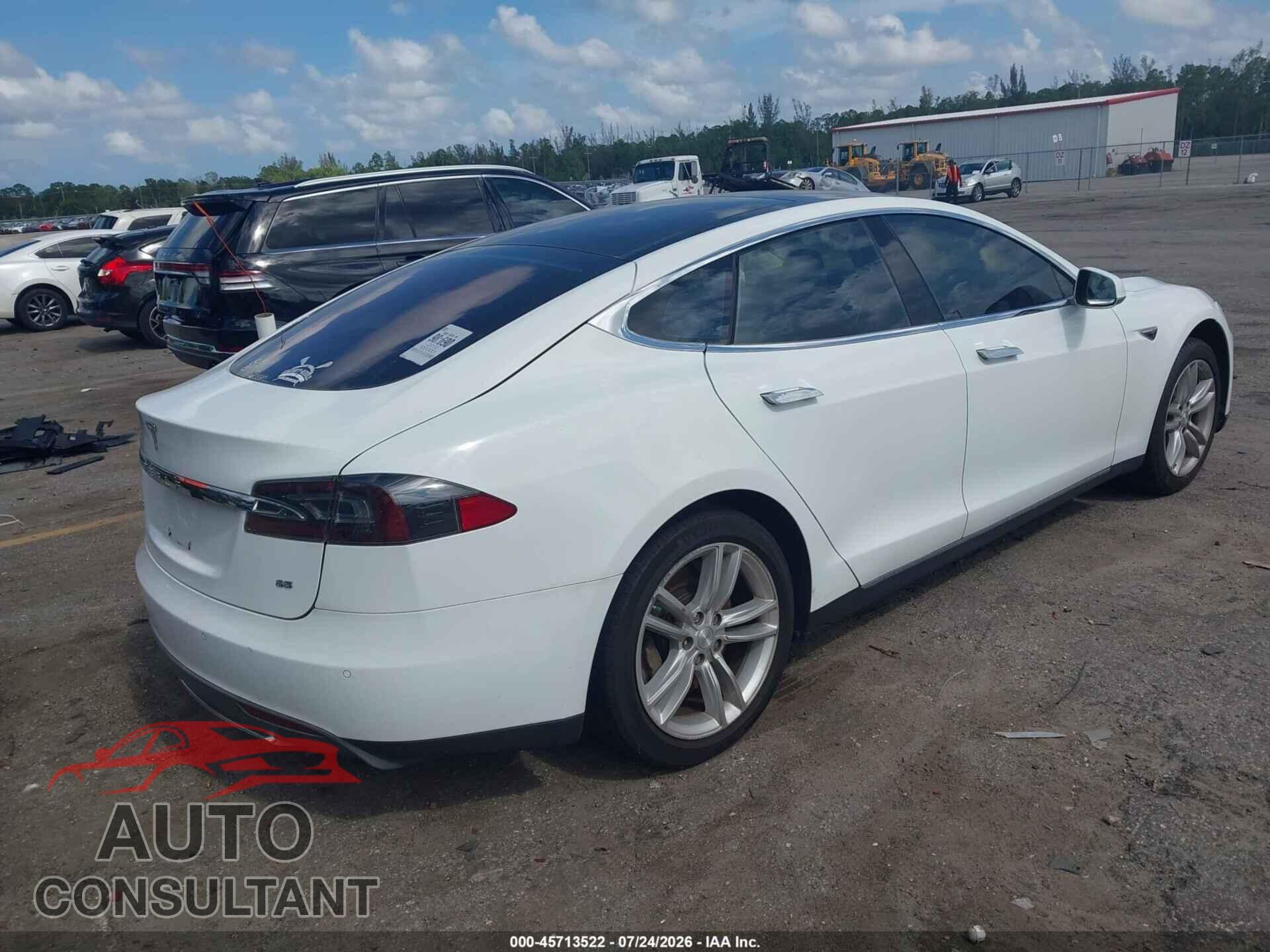 TESLA MODEL S 2013 - 5YJSA1CN8DFP26392