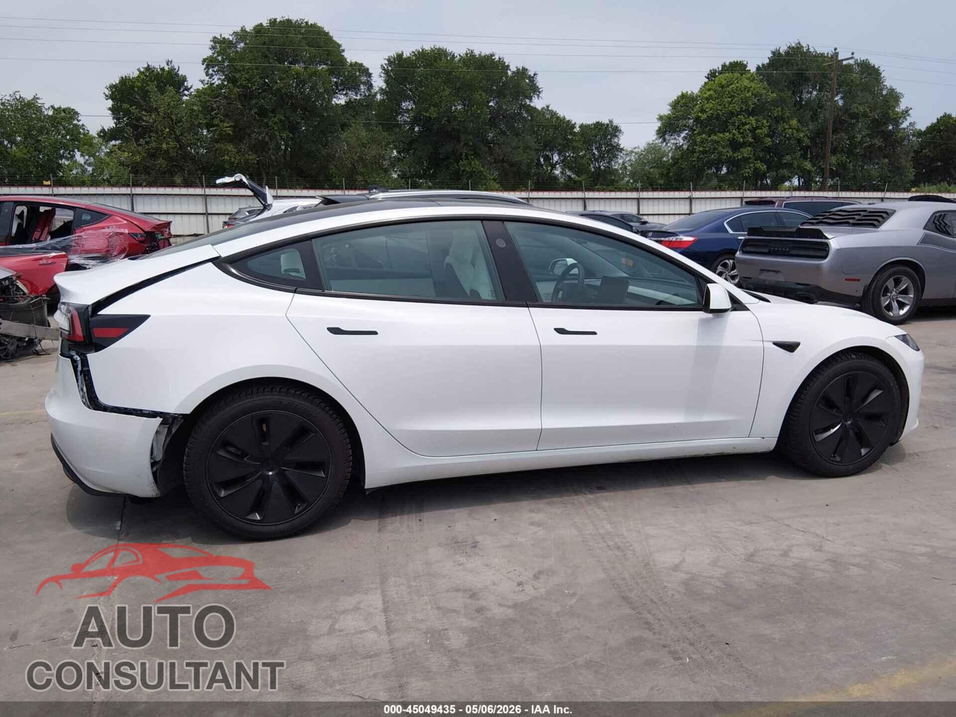 TESLA MODEL 3 2024 - 5YJ3E1EB3RF799852