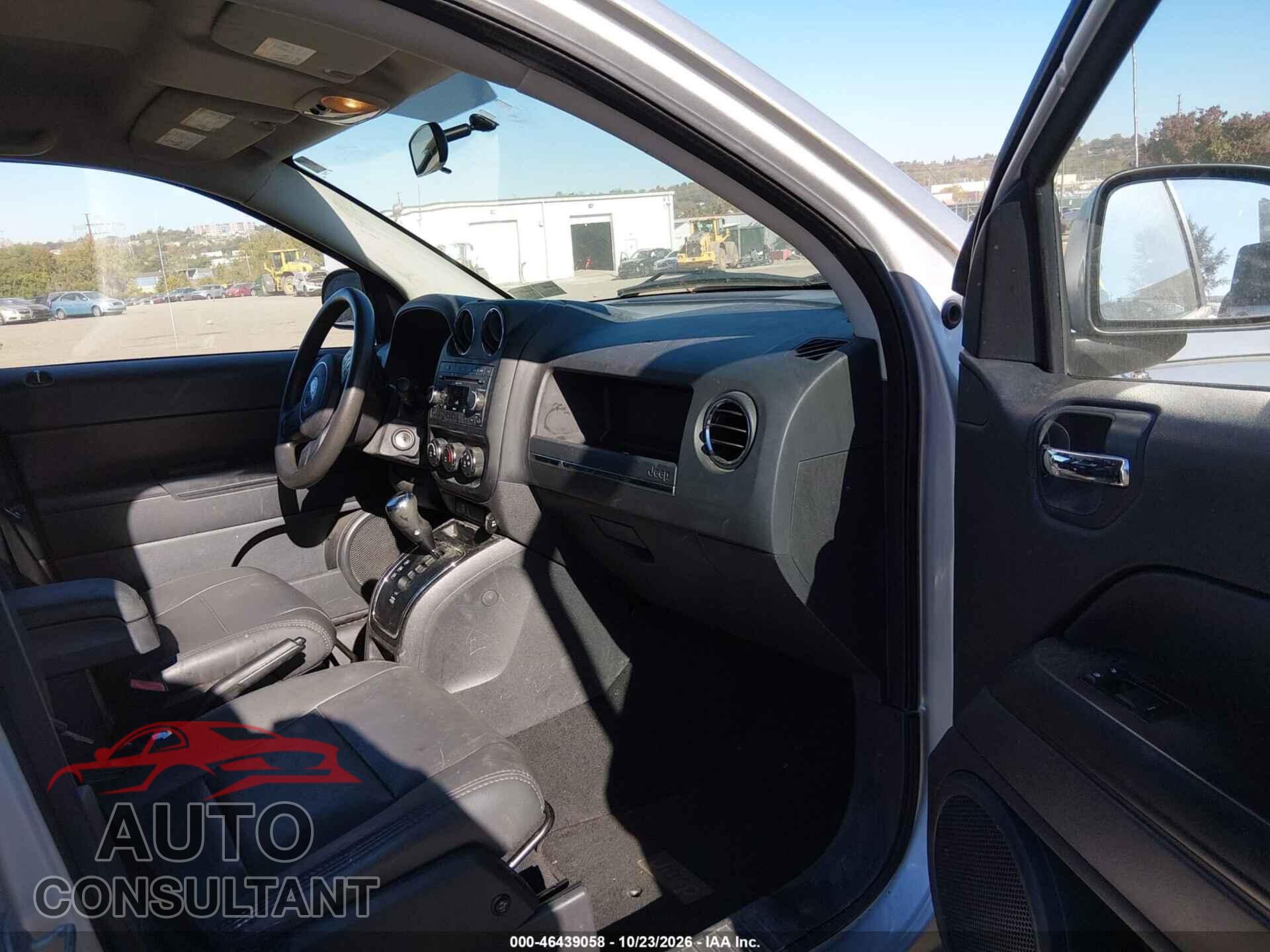 JEEP COMPASS 2011 - 1J4NF1FB5BD158679