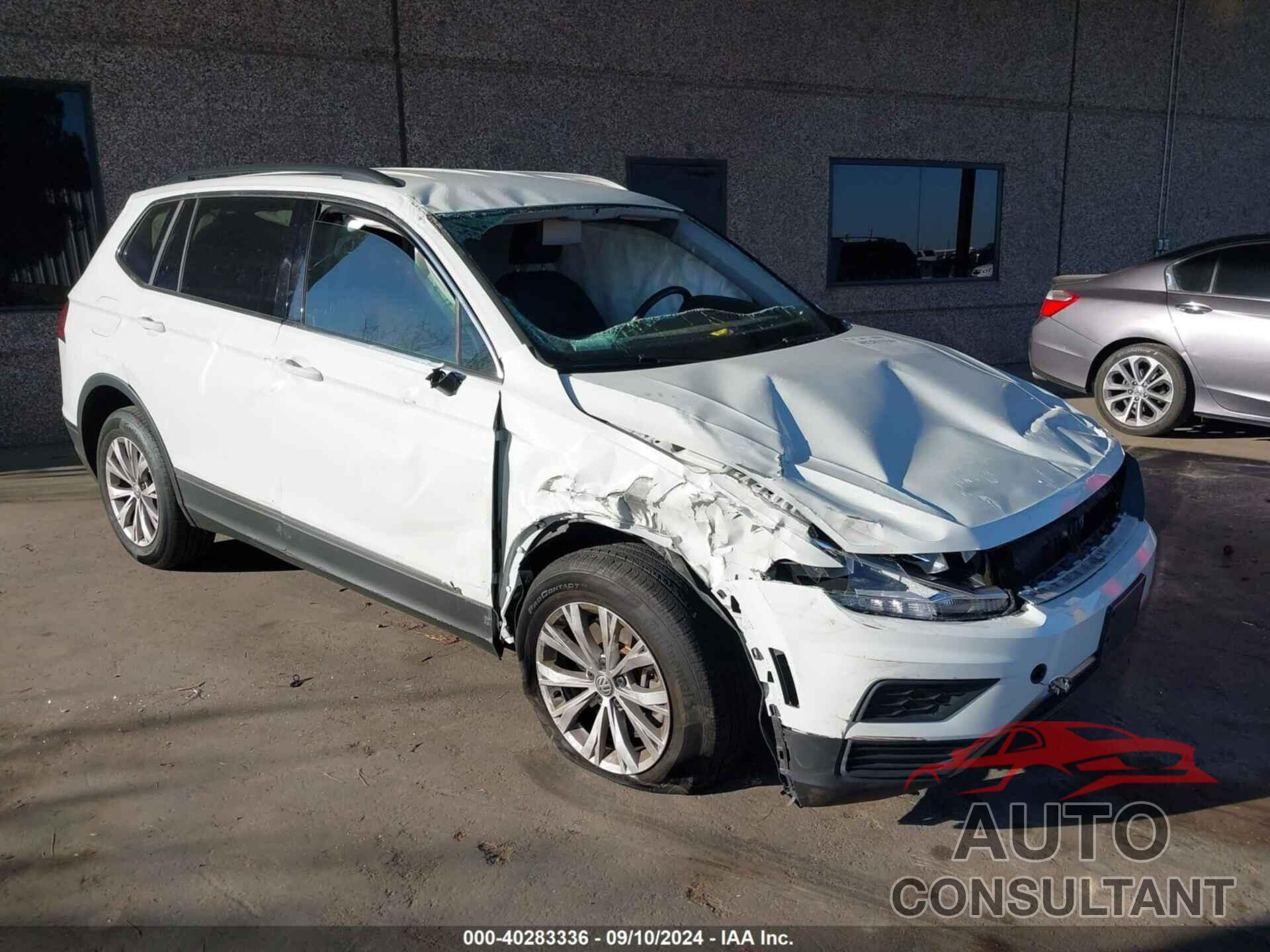 VOLKSWAGEN TIGUAN 2018 - 3VV2B7AX7JM124693