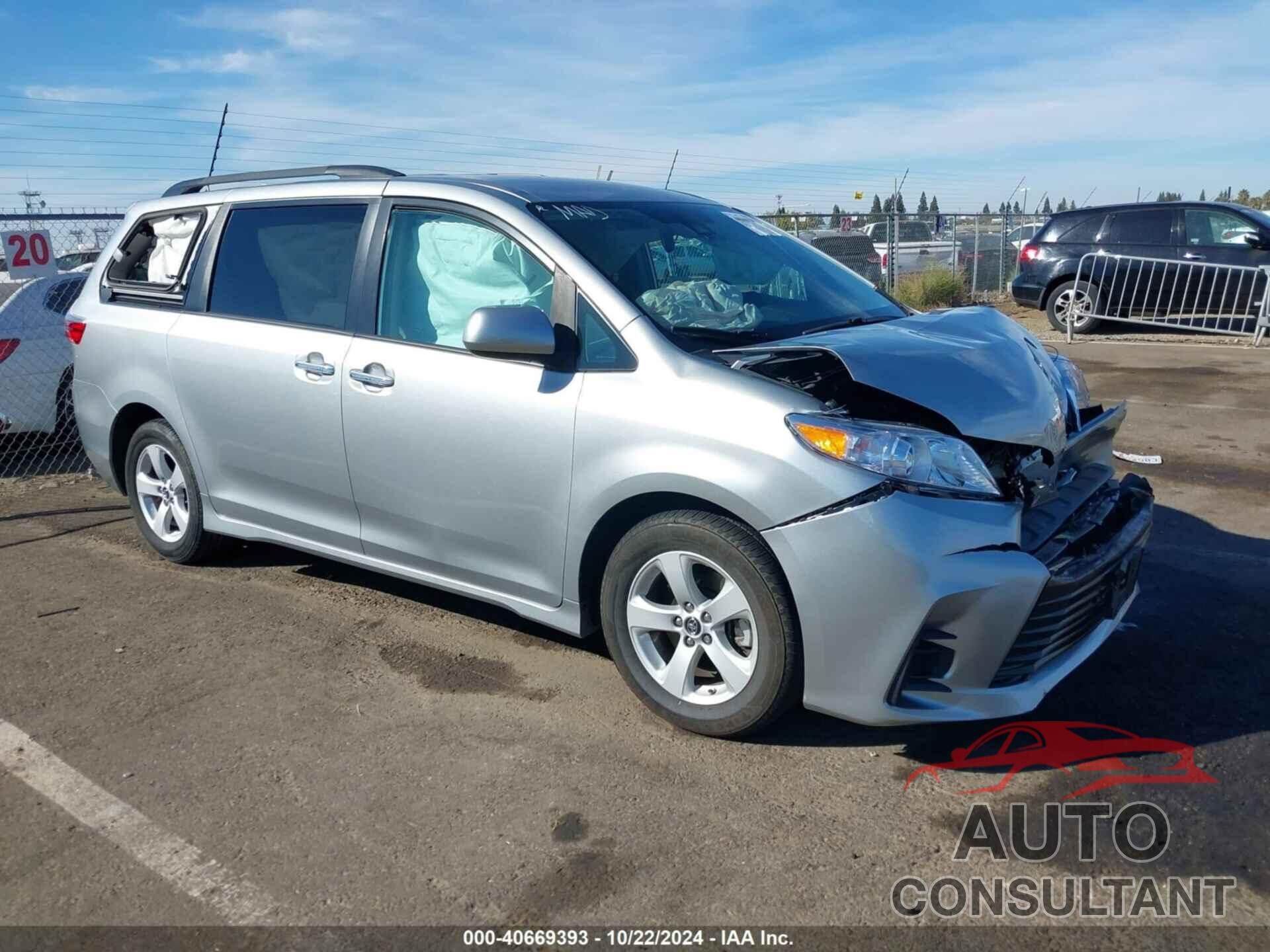 TOYOTA SIENNA 2019 - 5TDKZ3DC8KS016144