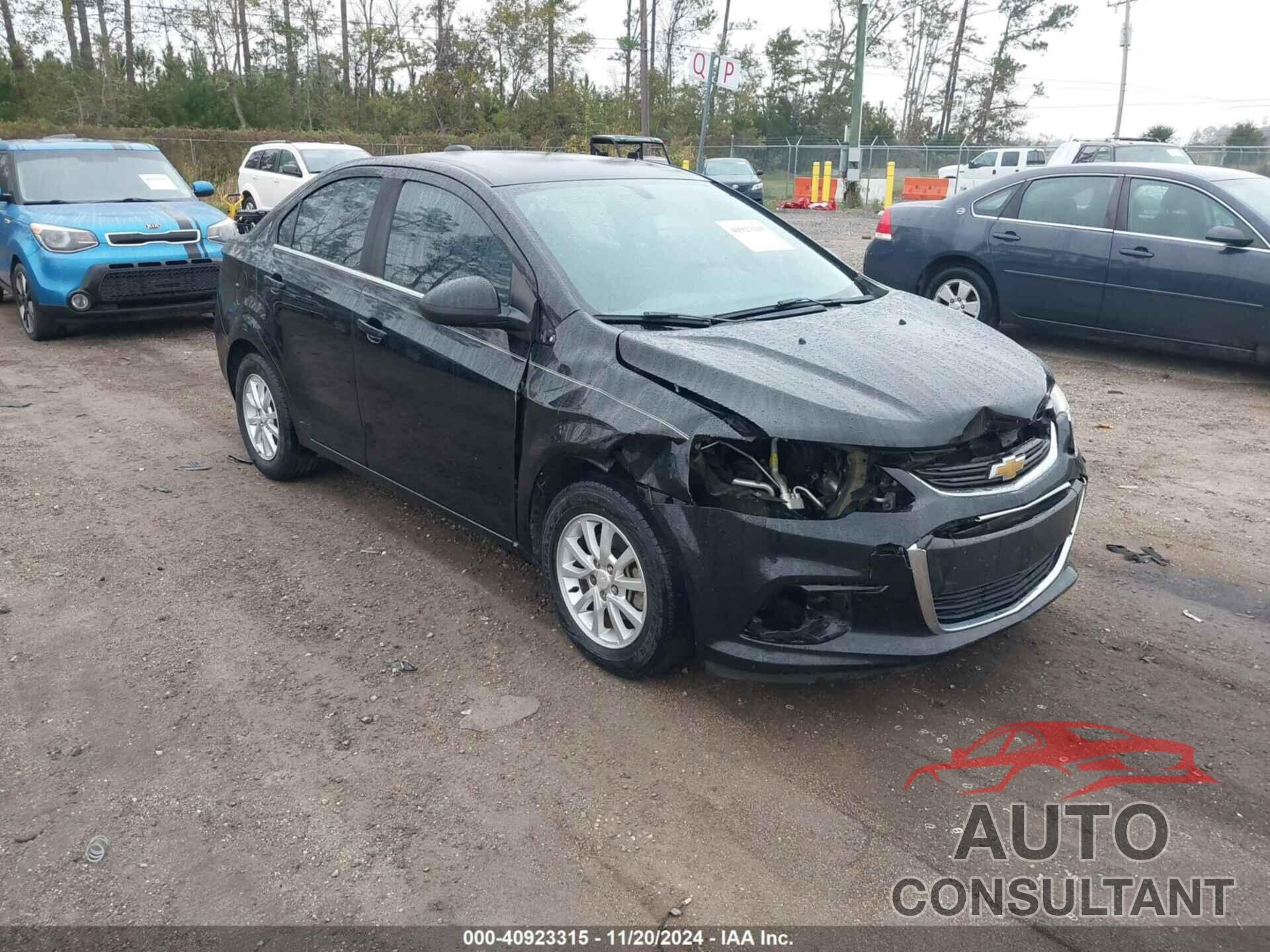 CHEVROLET SONIC 2017 - 1G1JD5SH2H4127256