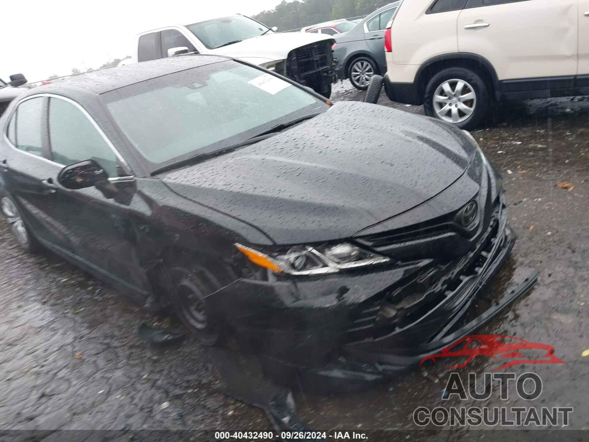 TOYOTA CAMRY 2018 - 4T1B11HK5JU553508