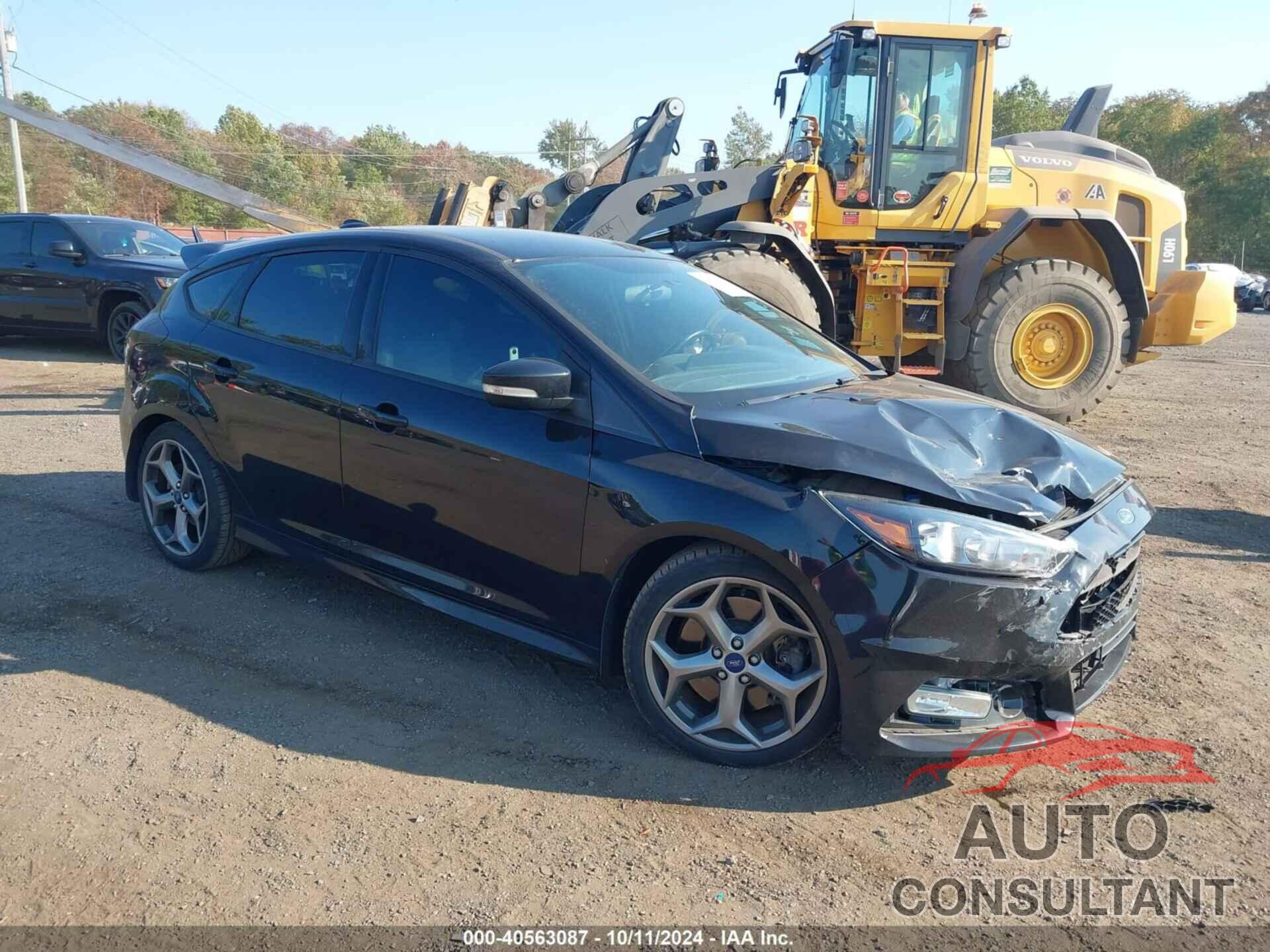 FORD FOCUS ST 2018 - 1FADP3L94JL237895