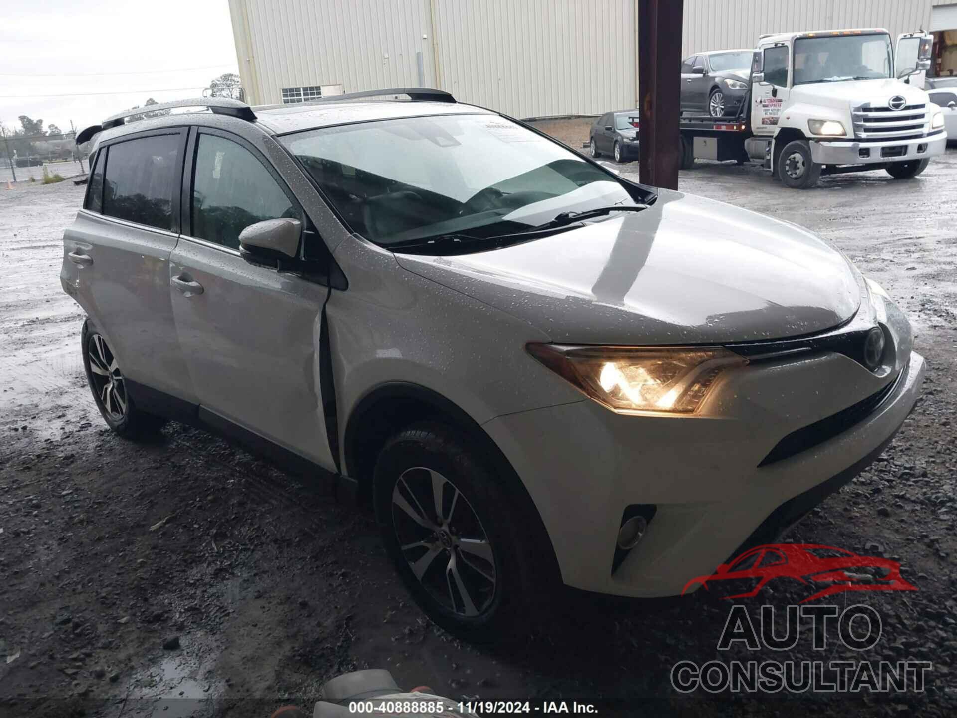TOYOTA RAV4 2018 - 2T3RFREV3JW848806