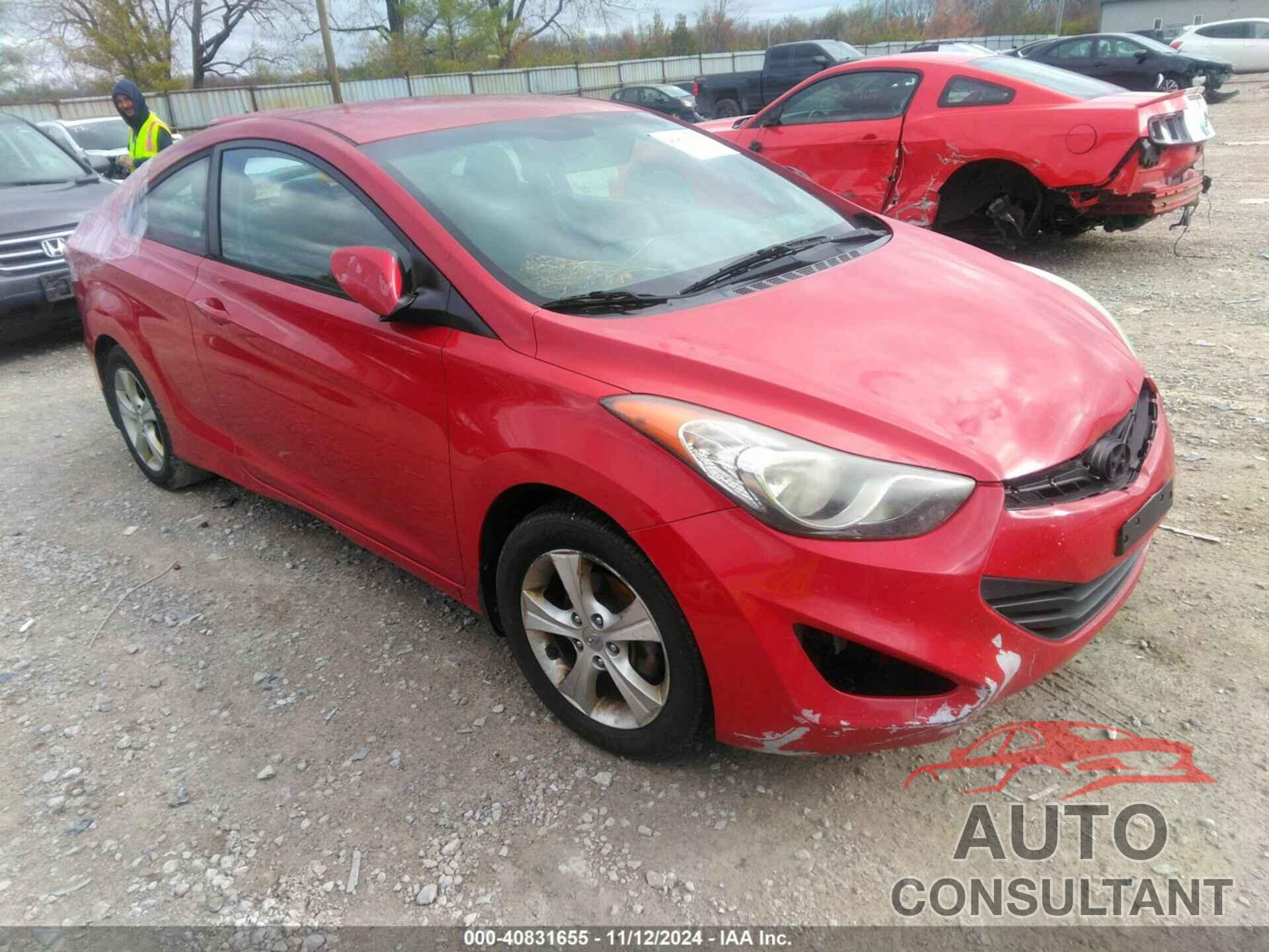 HYUNDAI ELANTRA 2013 - KMHDH6AE3DU012841