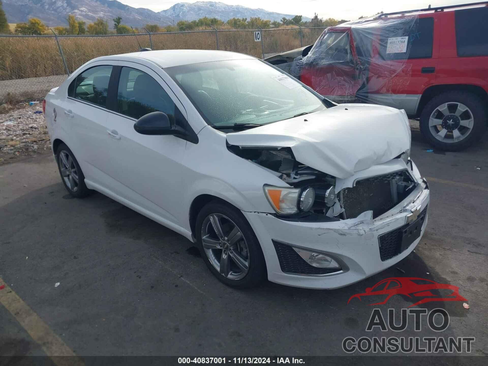 CHEVROLET SONIC 2015 - 1G1JH5SB4F4166881