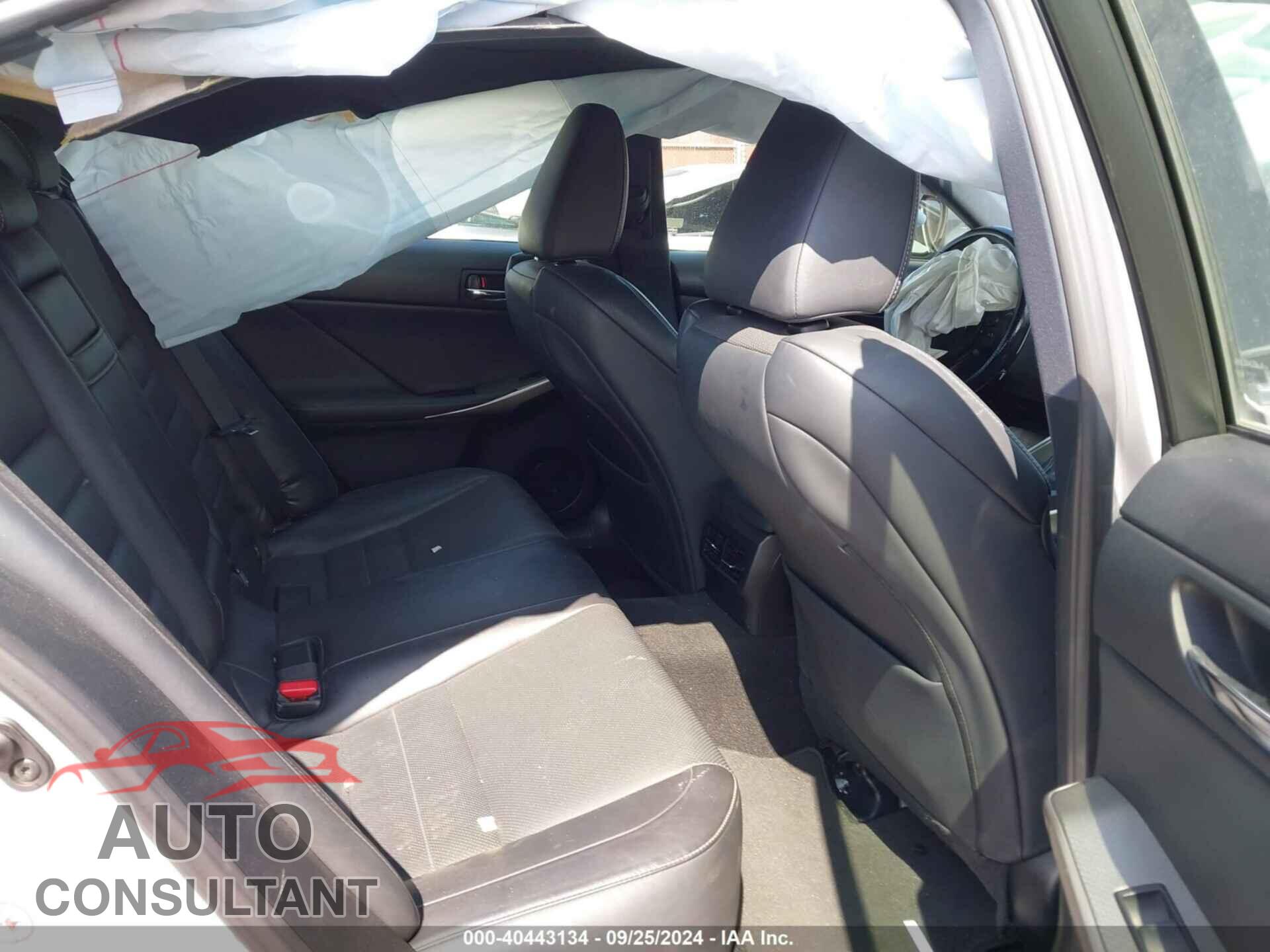 LEXUS IS 2016 - JTHBA1D20G5015438