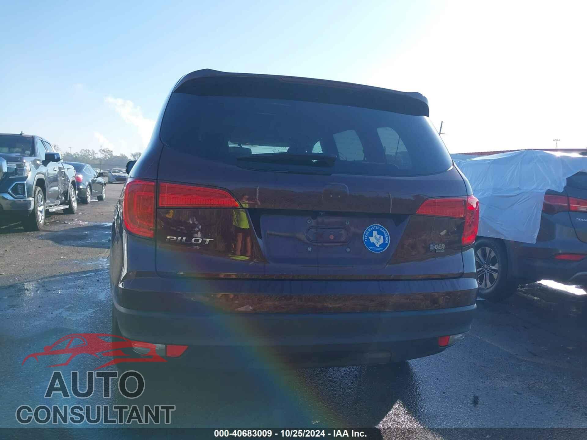 HONDA PILOT 2017 - 5FNYF5H79HB038372