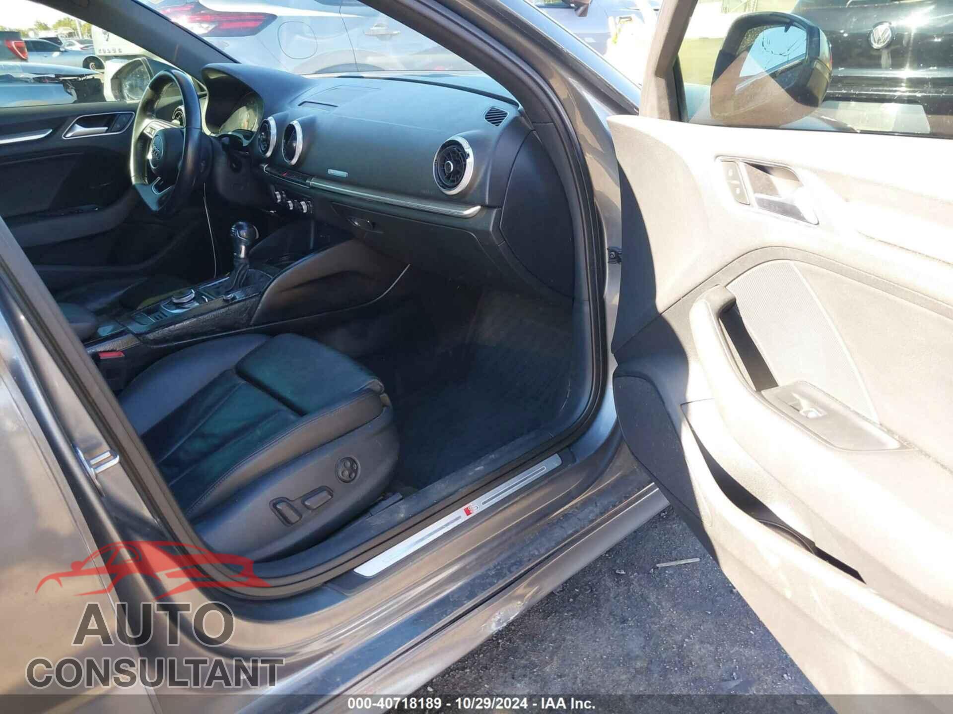 AUDI A3 2018 - WAUGUGFF6J1021127
