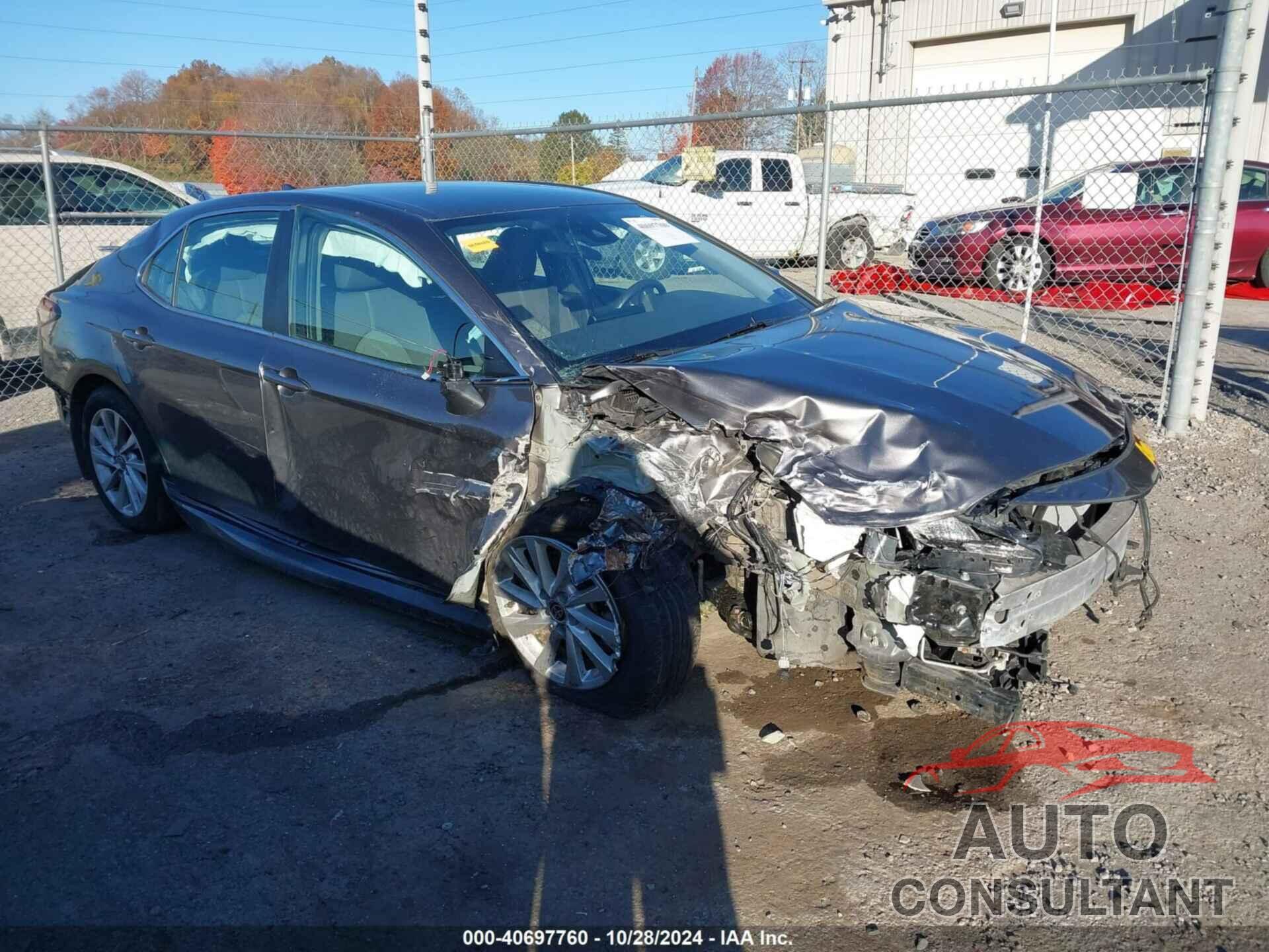 TOYOTA CAMRY 2022 - 4T1C11BKXNU063858