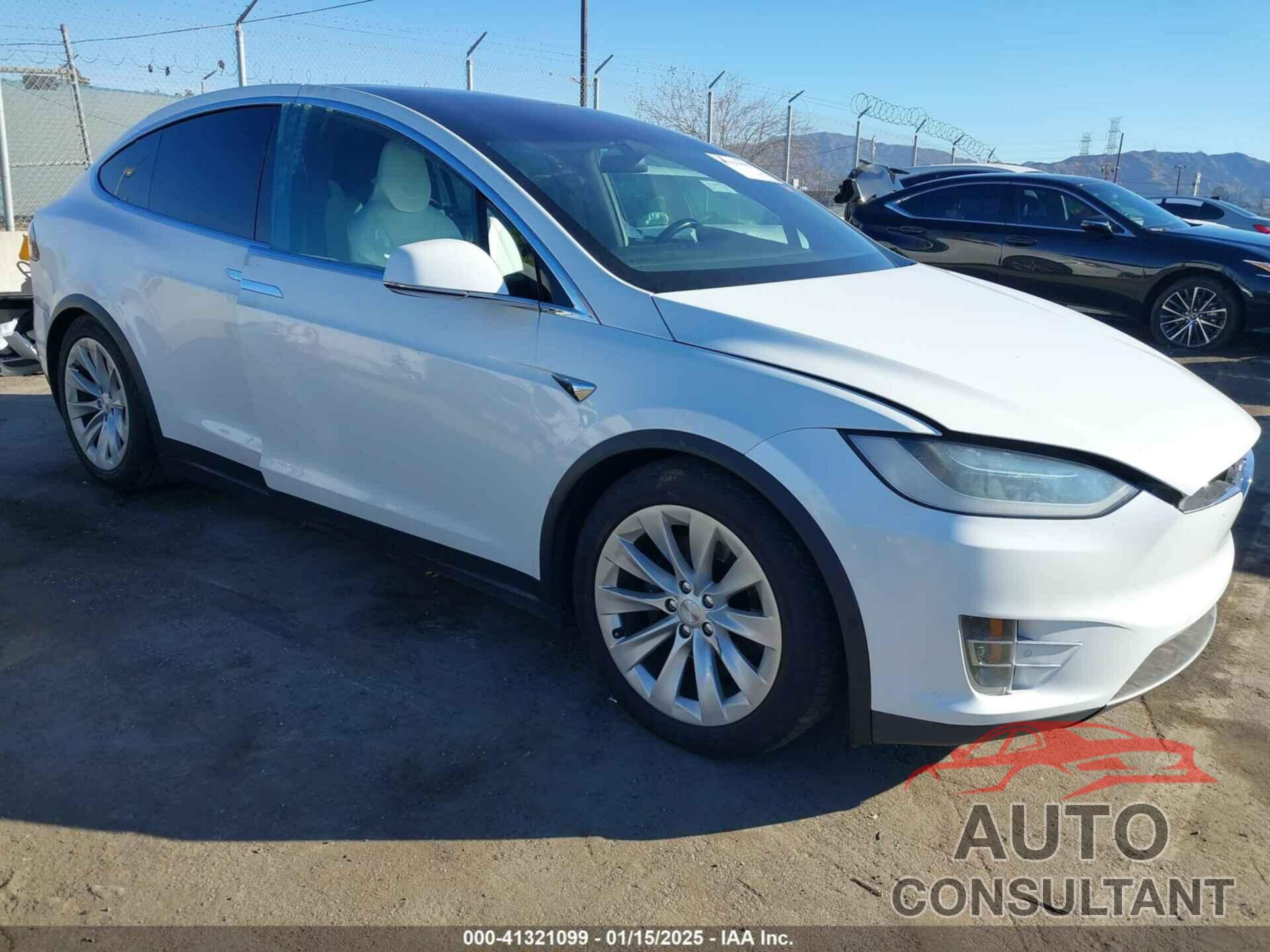 TESLA MODEL X 2018 - 5YJXCAE29JF090550