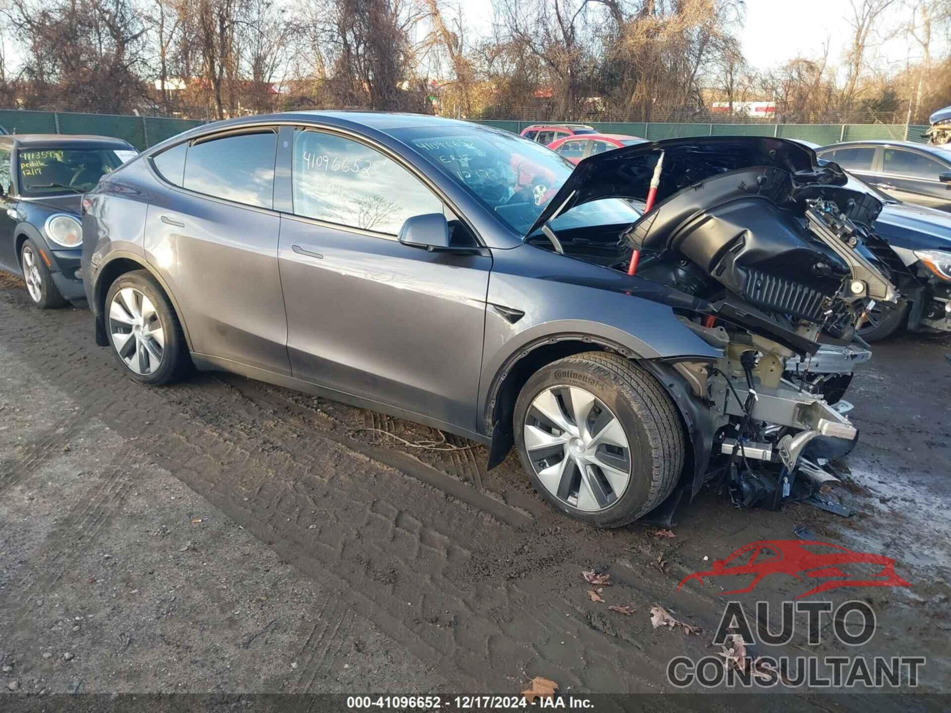 TESLA MODEL Y 2023 - 7SAYGDEE8PF758838