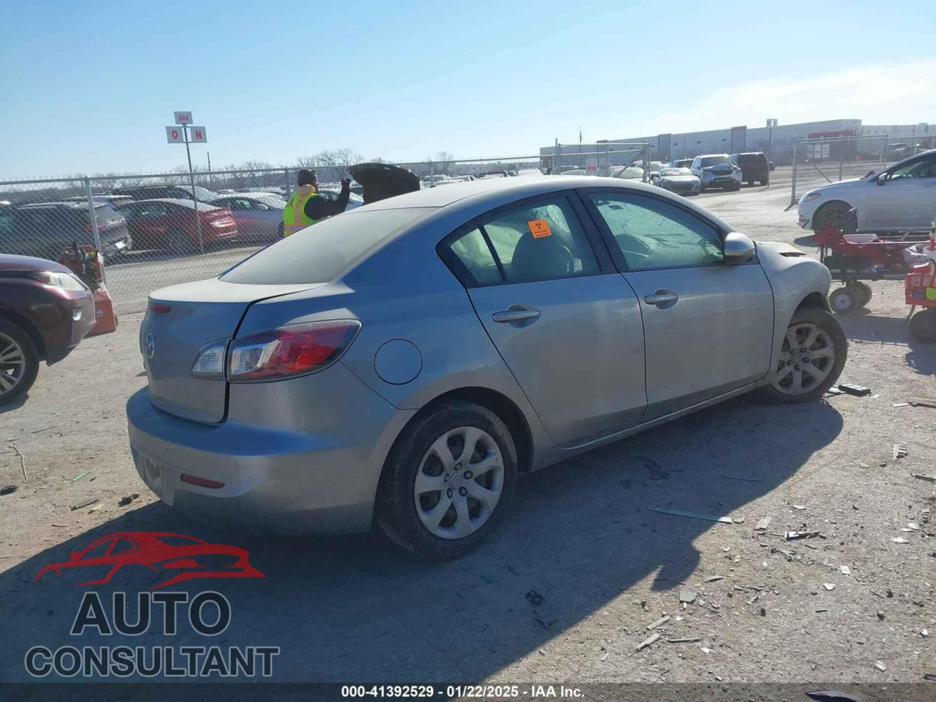 MAZDA MAZDA3 2012 - JM1BL1UFXC1523044