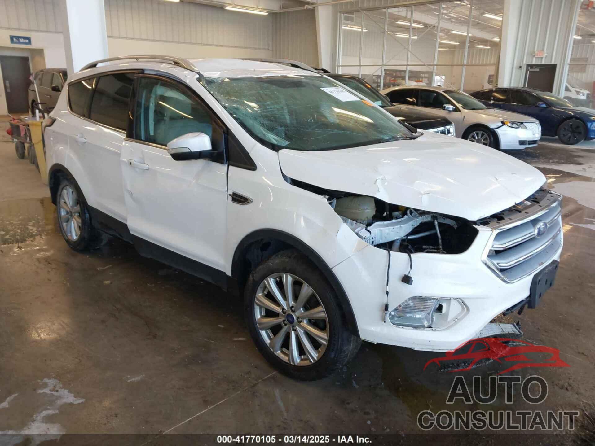 FORD ESCAPE 2017 - 1FMCU9J94HUD96310
