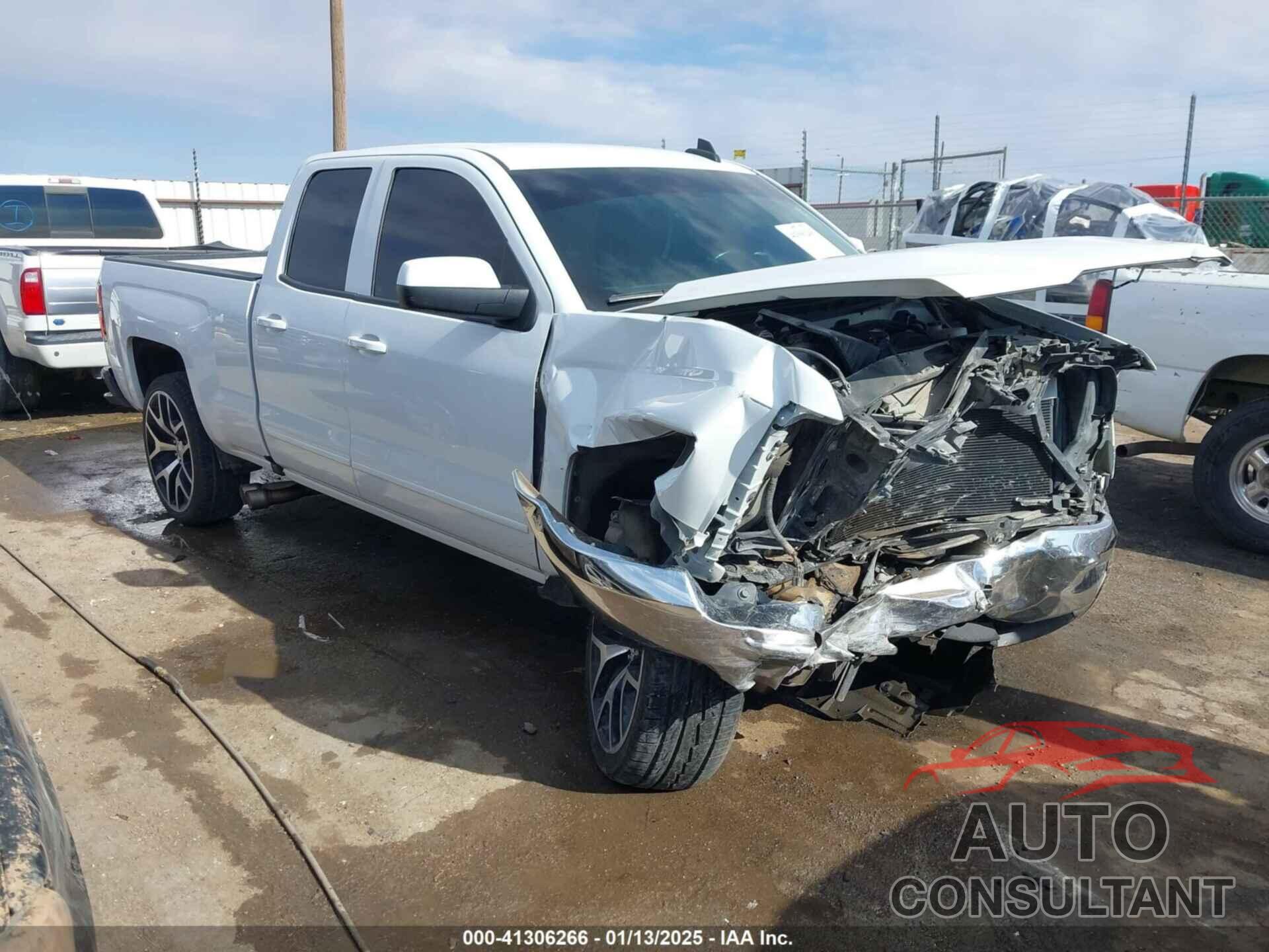 CHEVROLET SILVERADO 1500 2018 - 1GCRCREC2JZ361099
