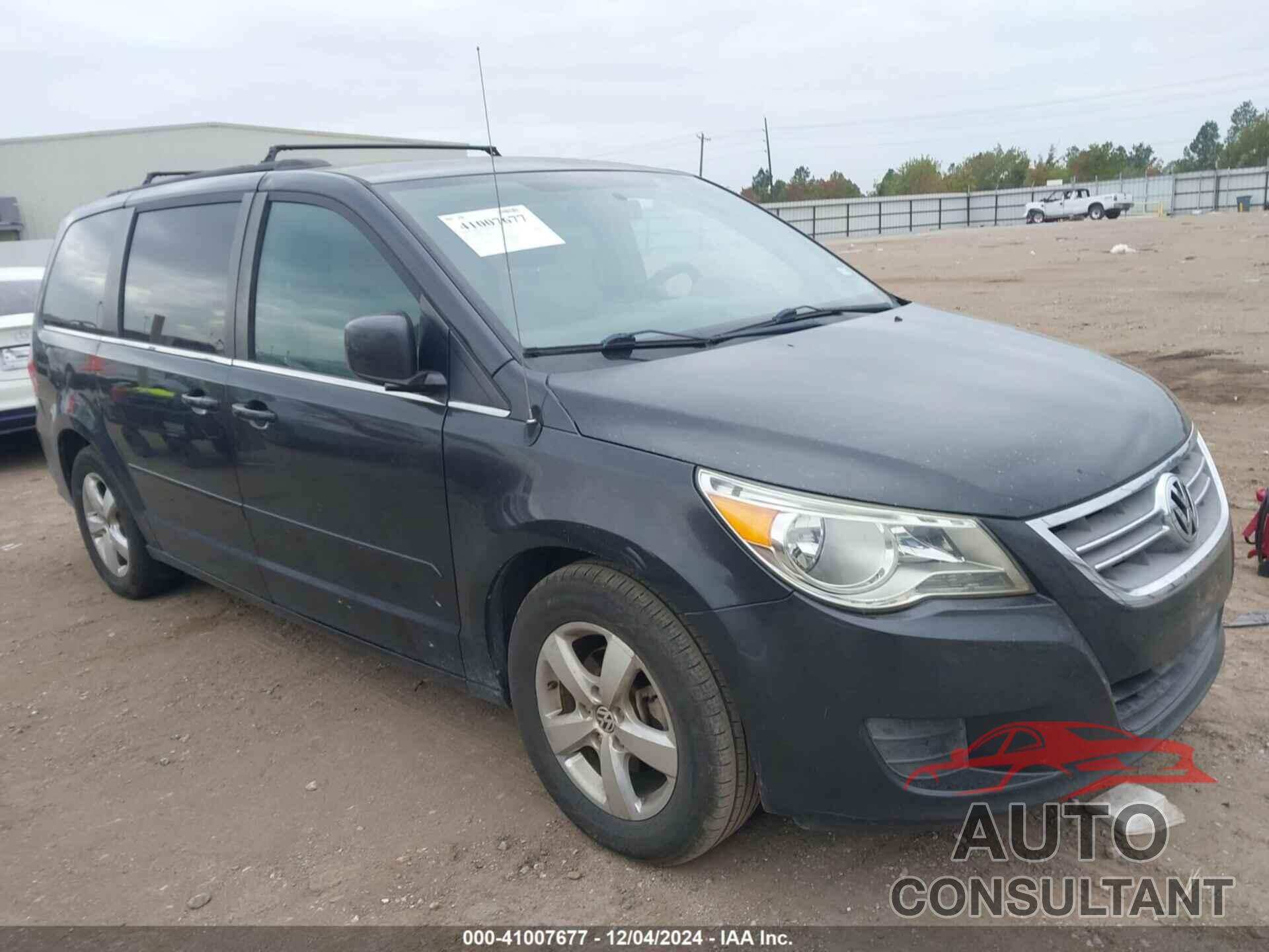 VOLKSWAGEN ROUTAN 2011 - 2V4RW3DG6BR767090