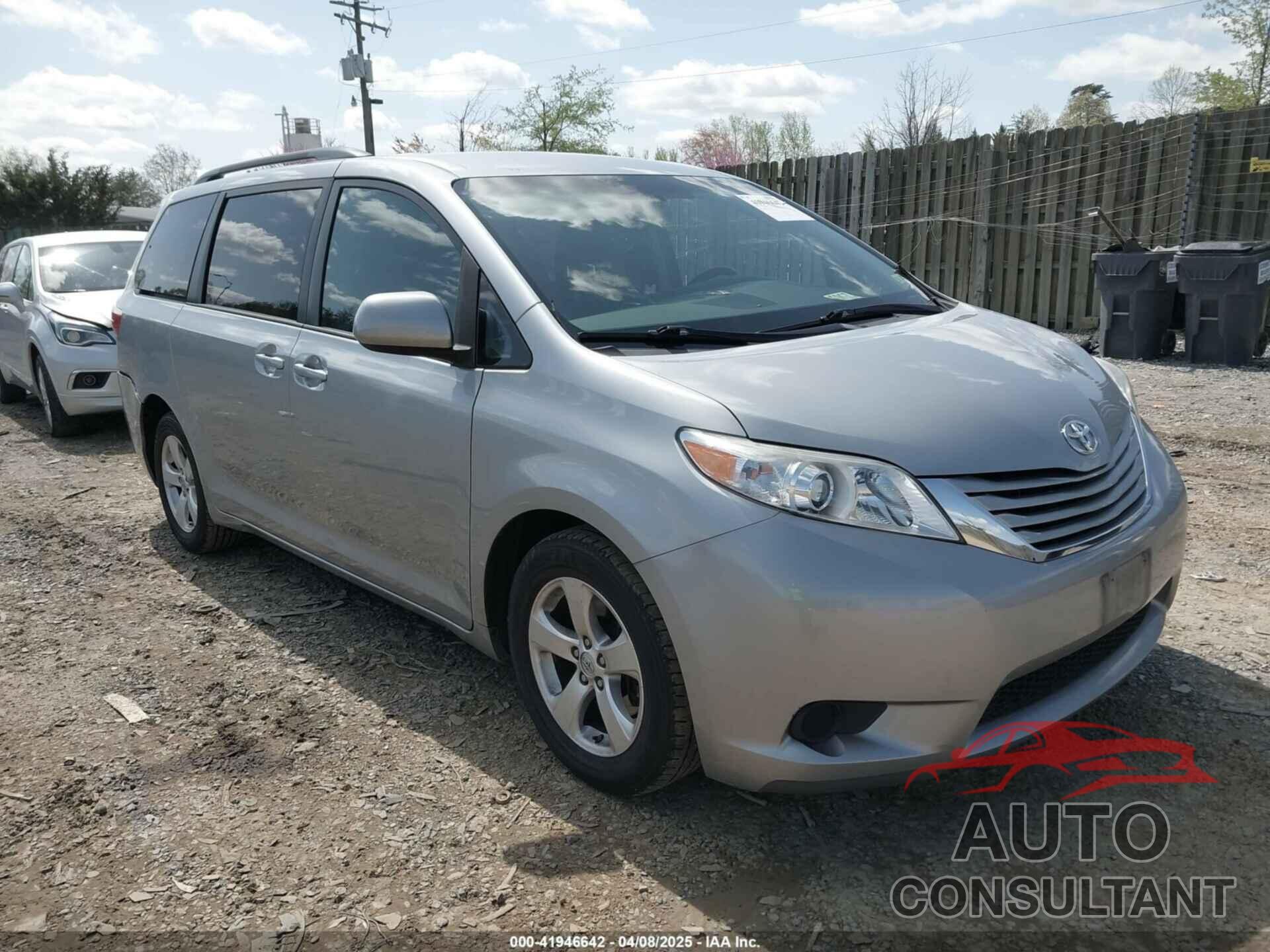 TOYOTA SIENNA 2017 - 5TDKZ3DC4HS842904