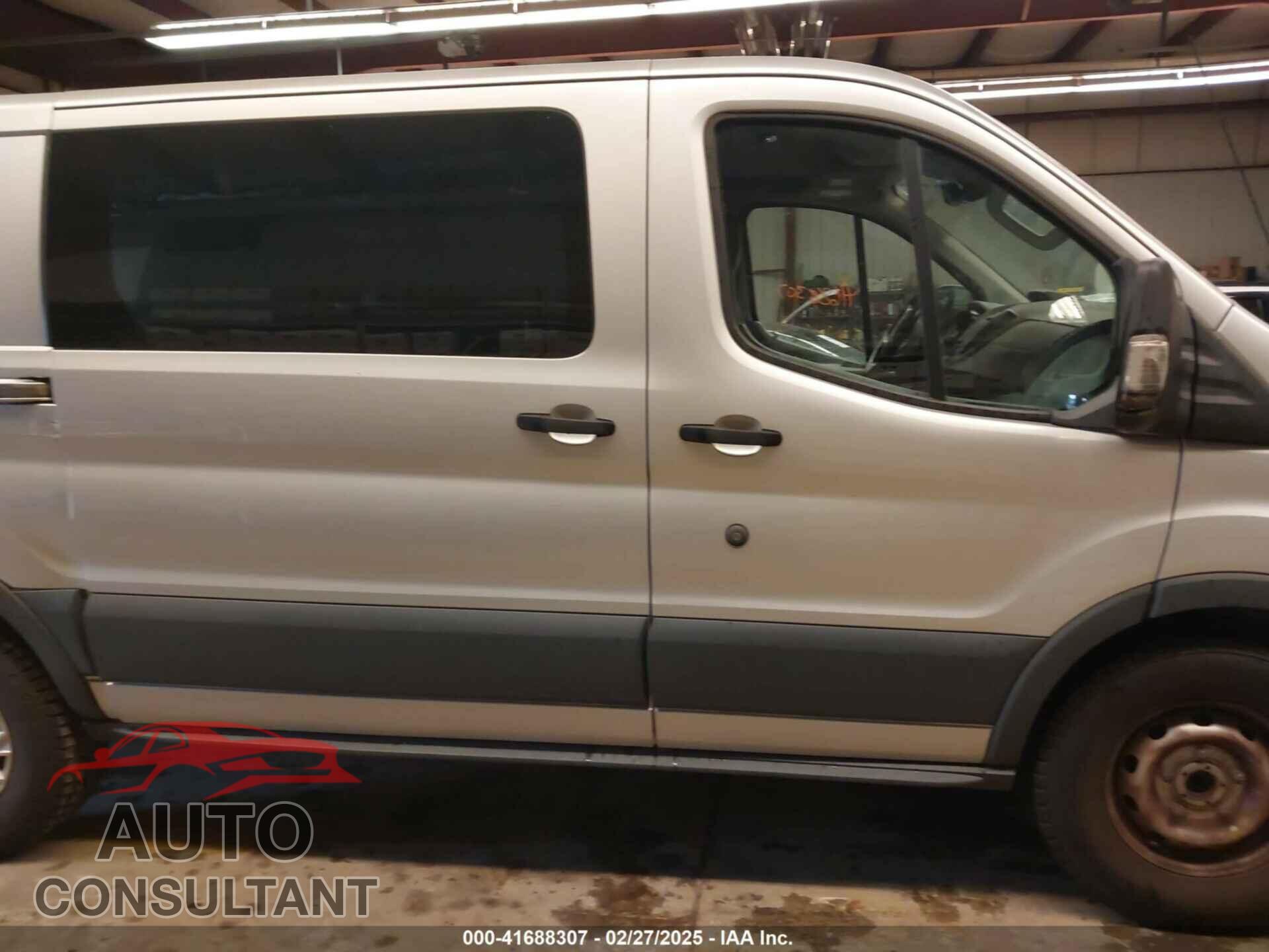 FORD TRANSIT-150 2017 - 1FTYE1YM0HKA48776