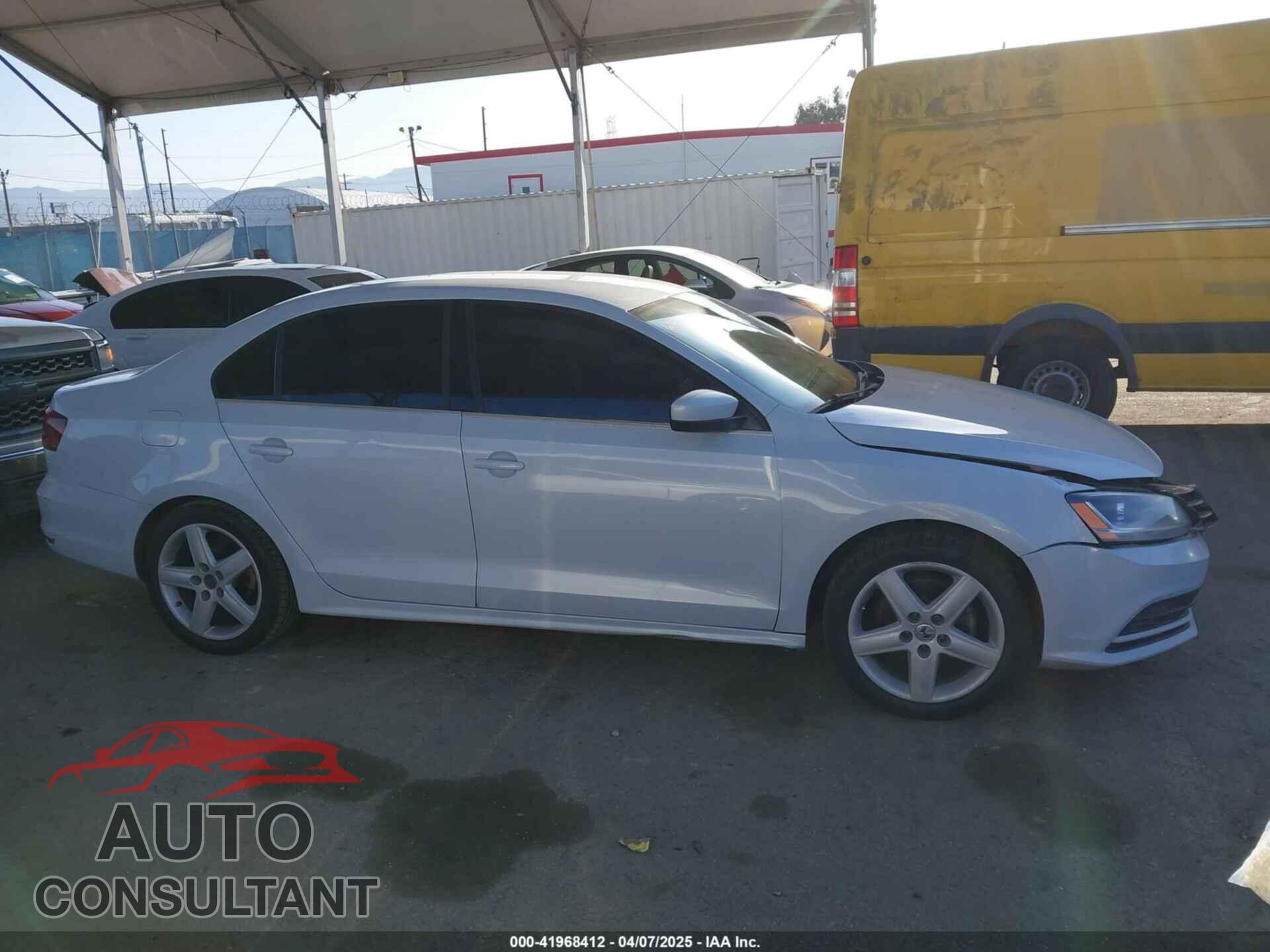VOLKSWAGEN JETTA 2017 - 3VW2B7AJ5HM407515