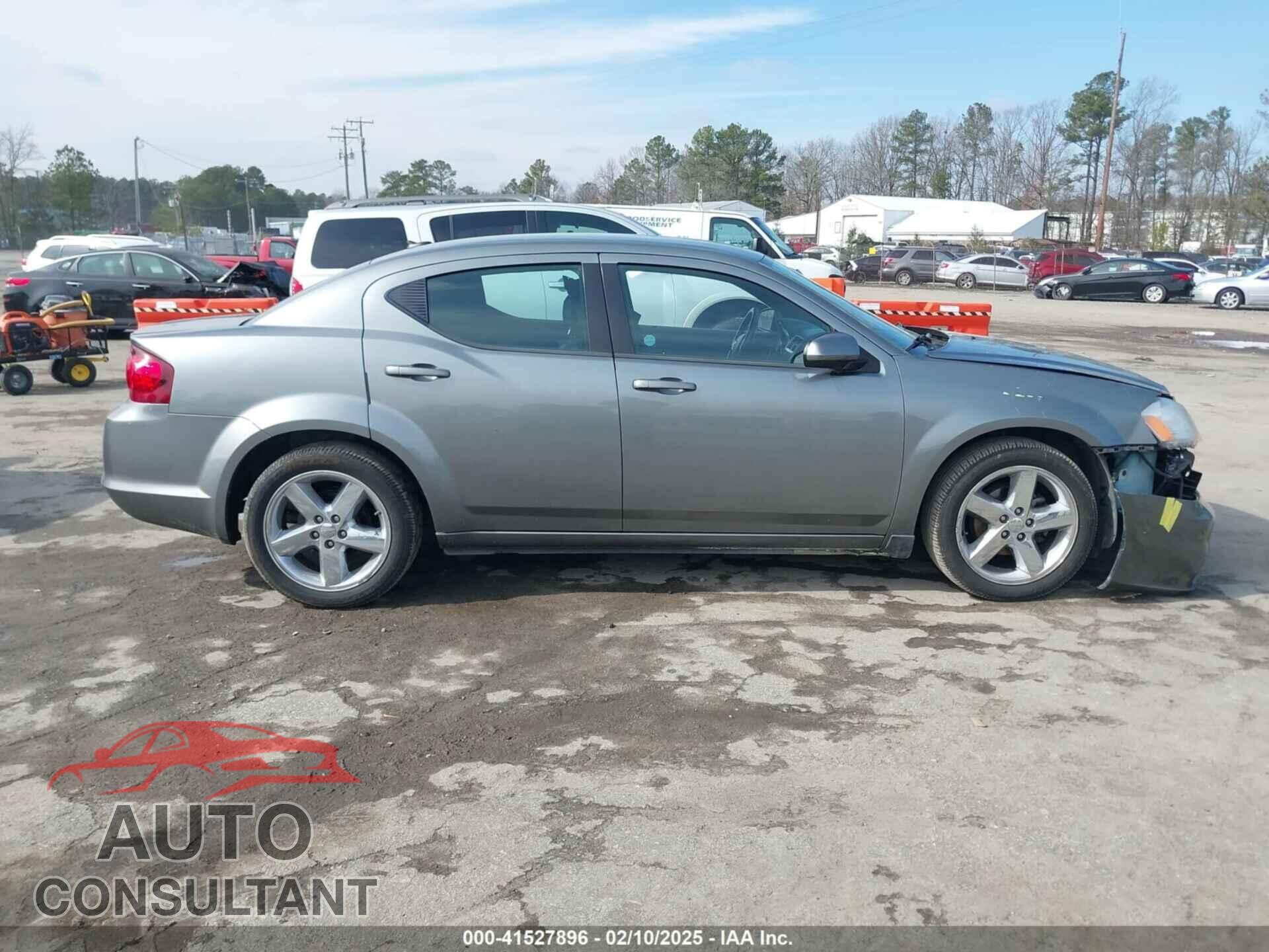 DODGE AVENGER 2011 - 1B3BD2FG8BN577945
