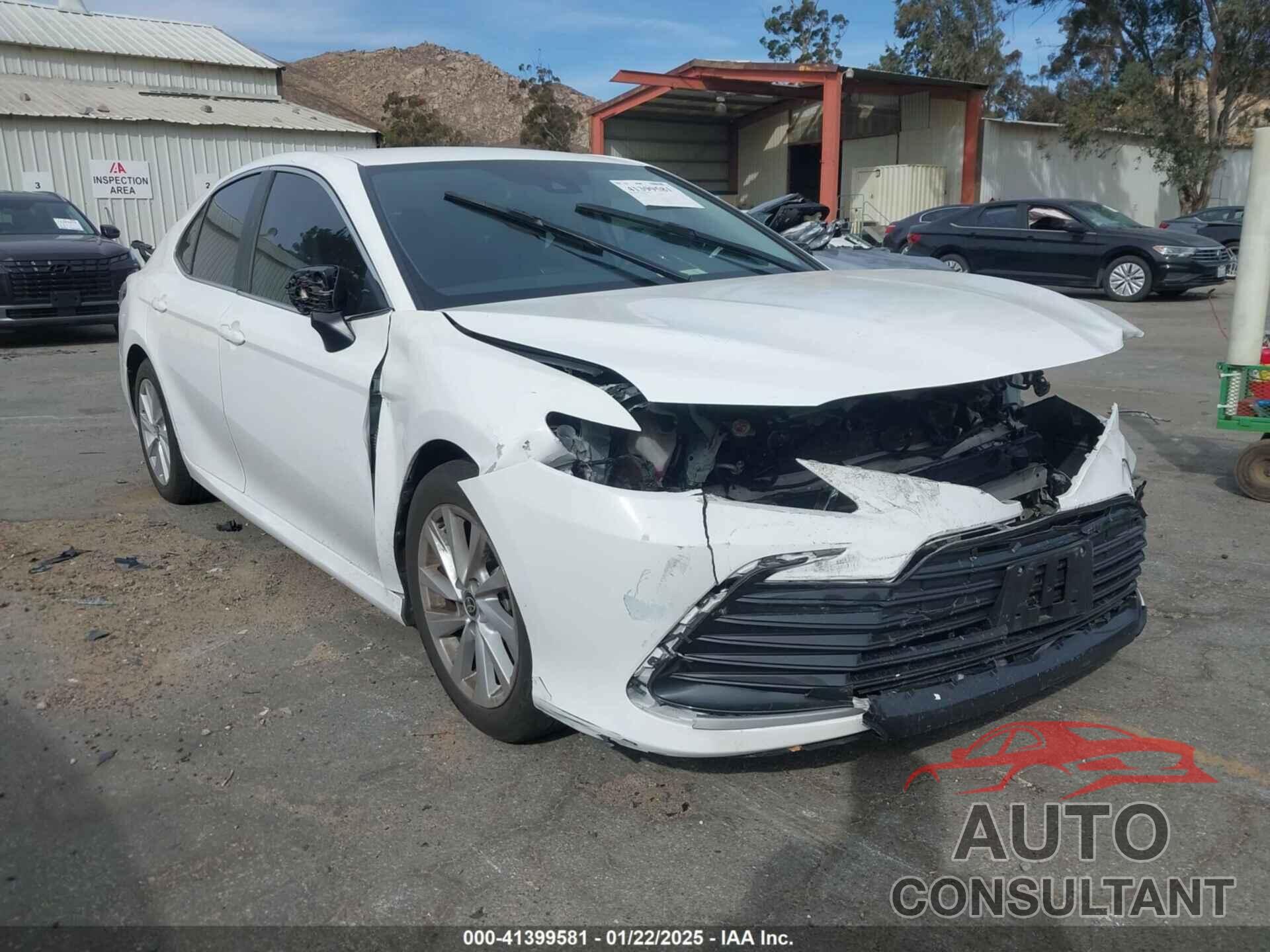 TOYOTA CAMRY 2022 - 4T1C11AK5NU693692