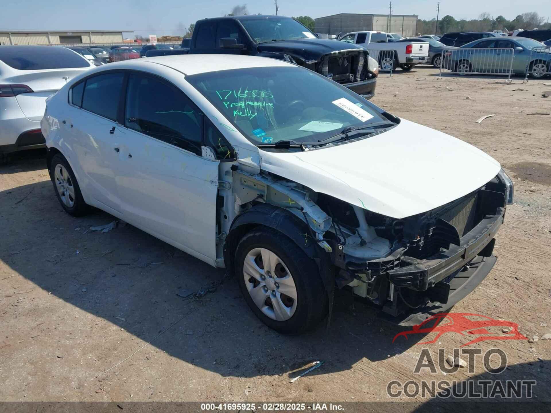 KIA FORTE 2018 - 3KPFK4A74JE235730
