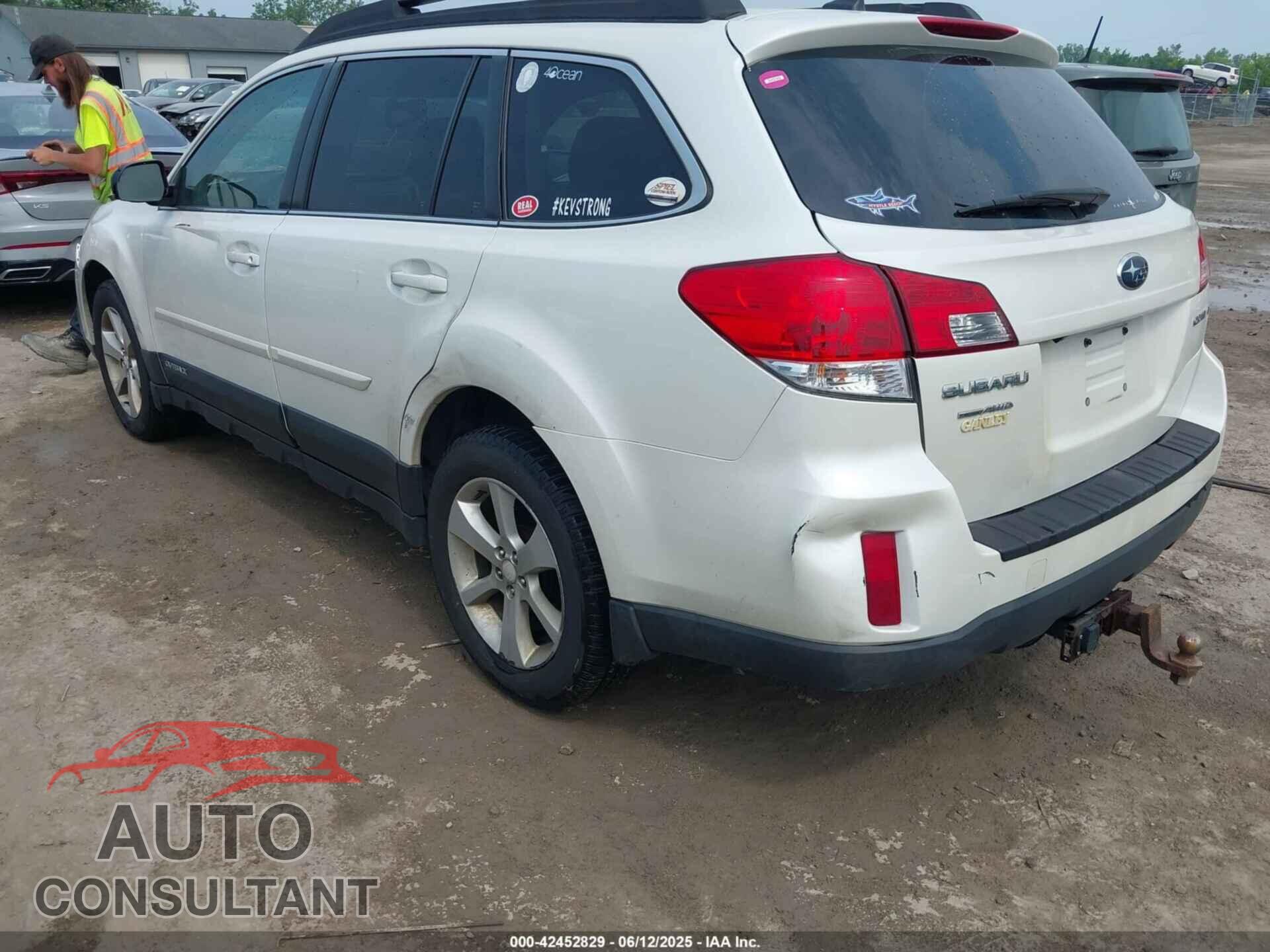 SUBARU OUTBACK 2014 - 4S4BRCDC4E3300064