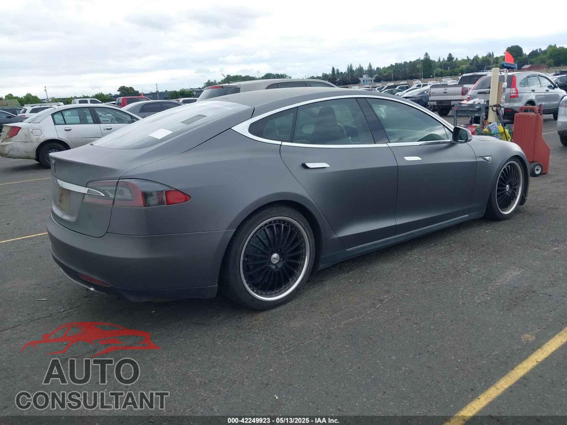 TESLA MODEL S 2012 - 5YJSA1CN8CFP02687