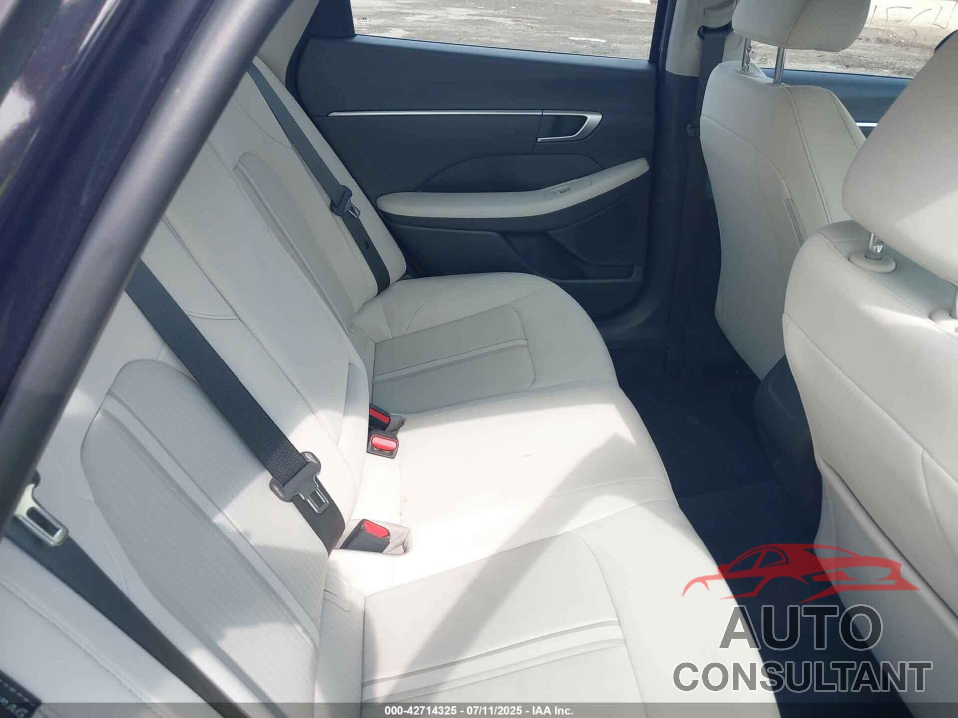 HYUNDAI SONATA 2024 - KMHL64JA5RA380367