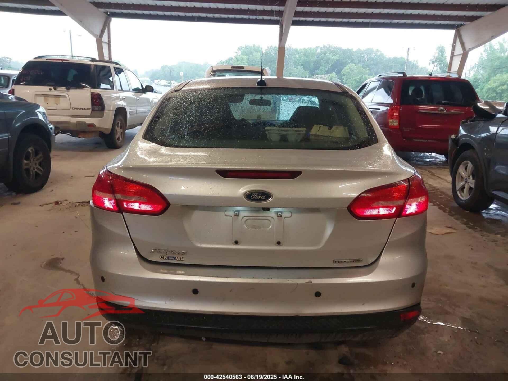 FORD FOCUS 2016 - 1FADP3E28GL322327